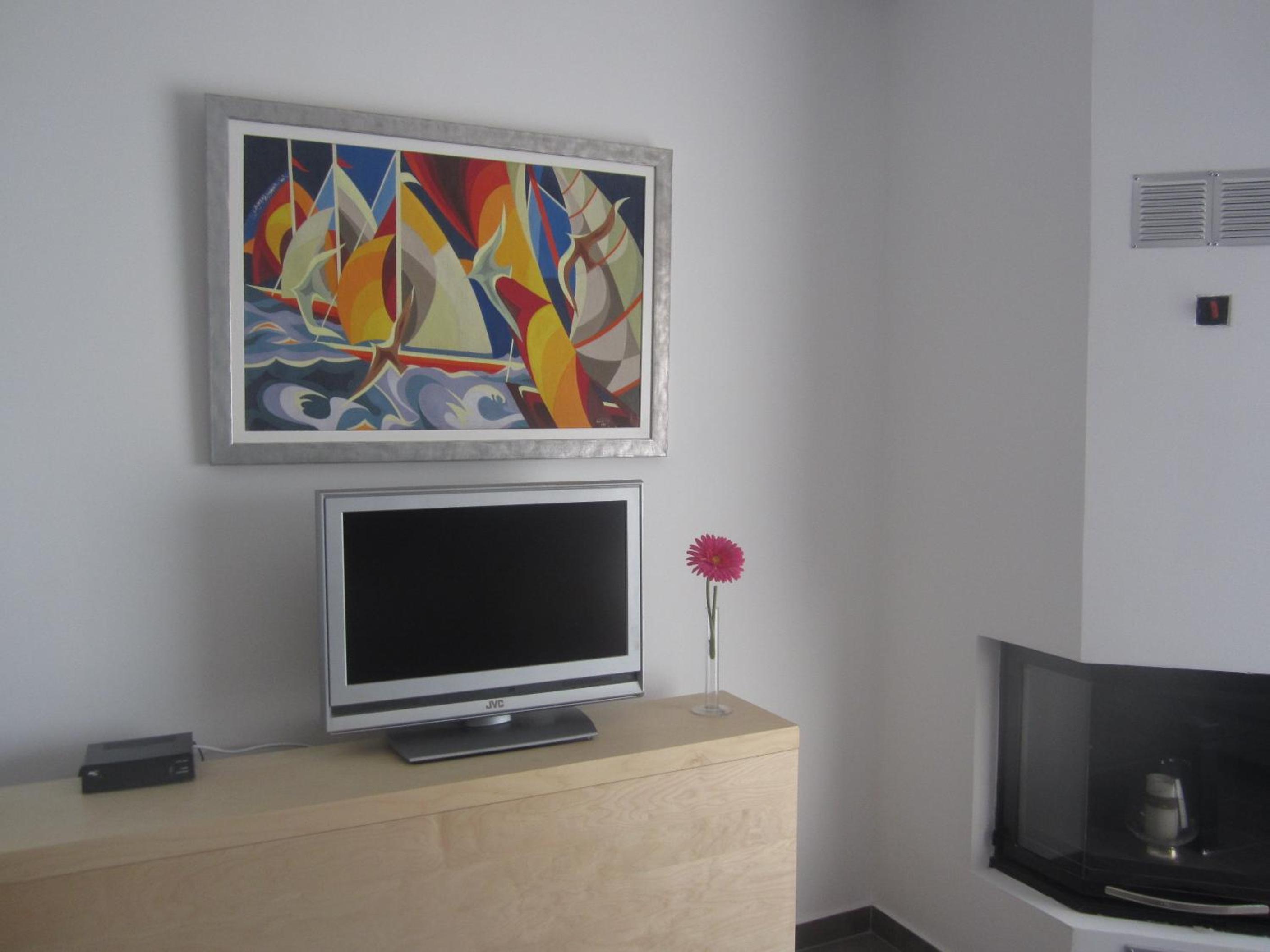 Marina Apartments 211