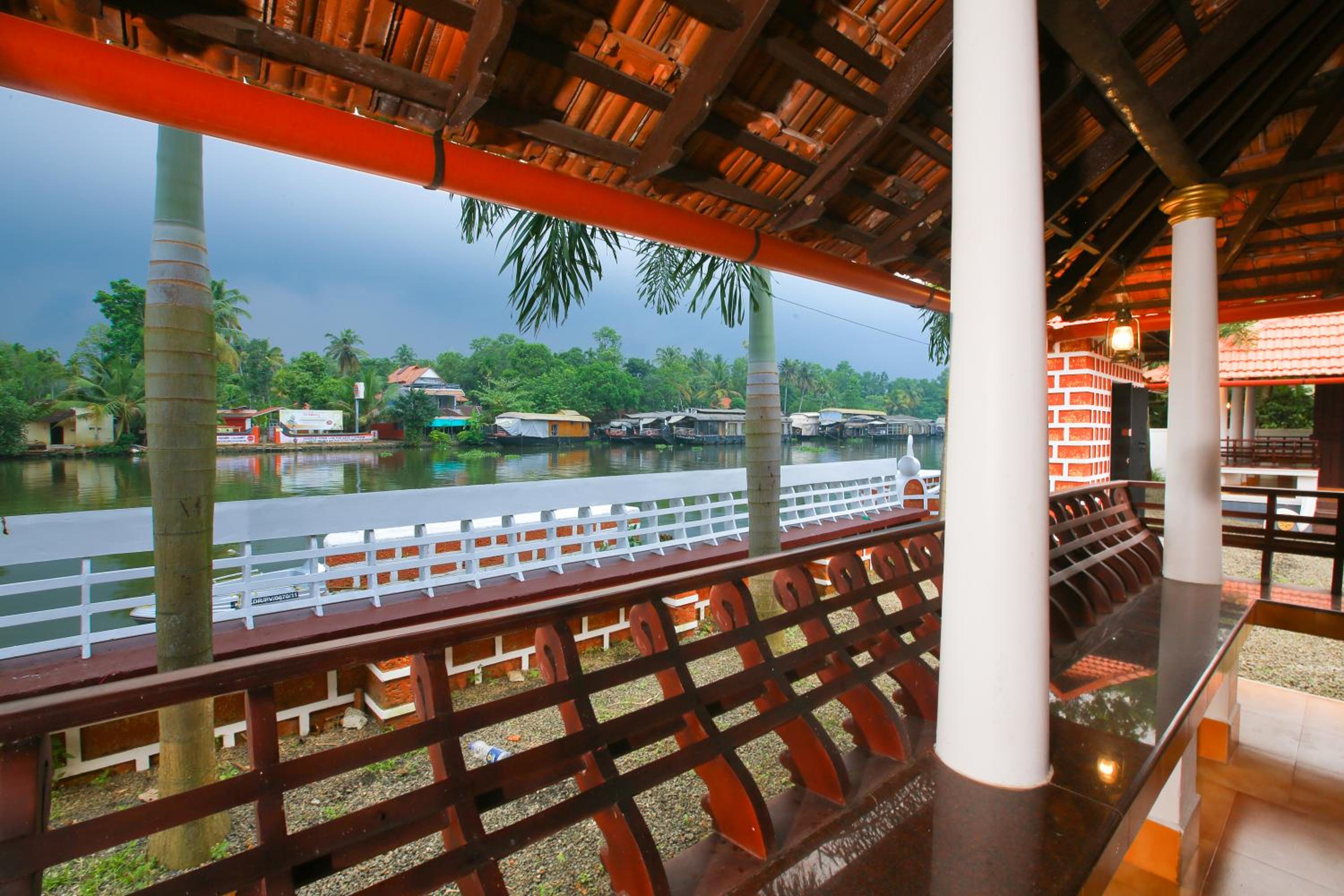 Palmy Lake Resort view 3