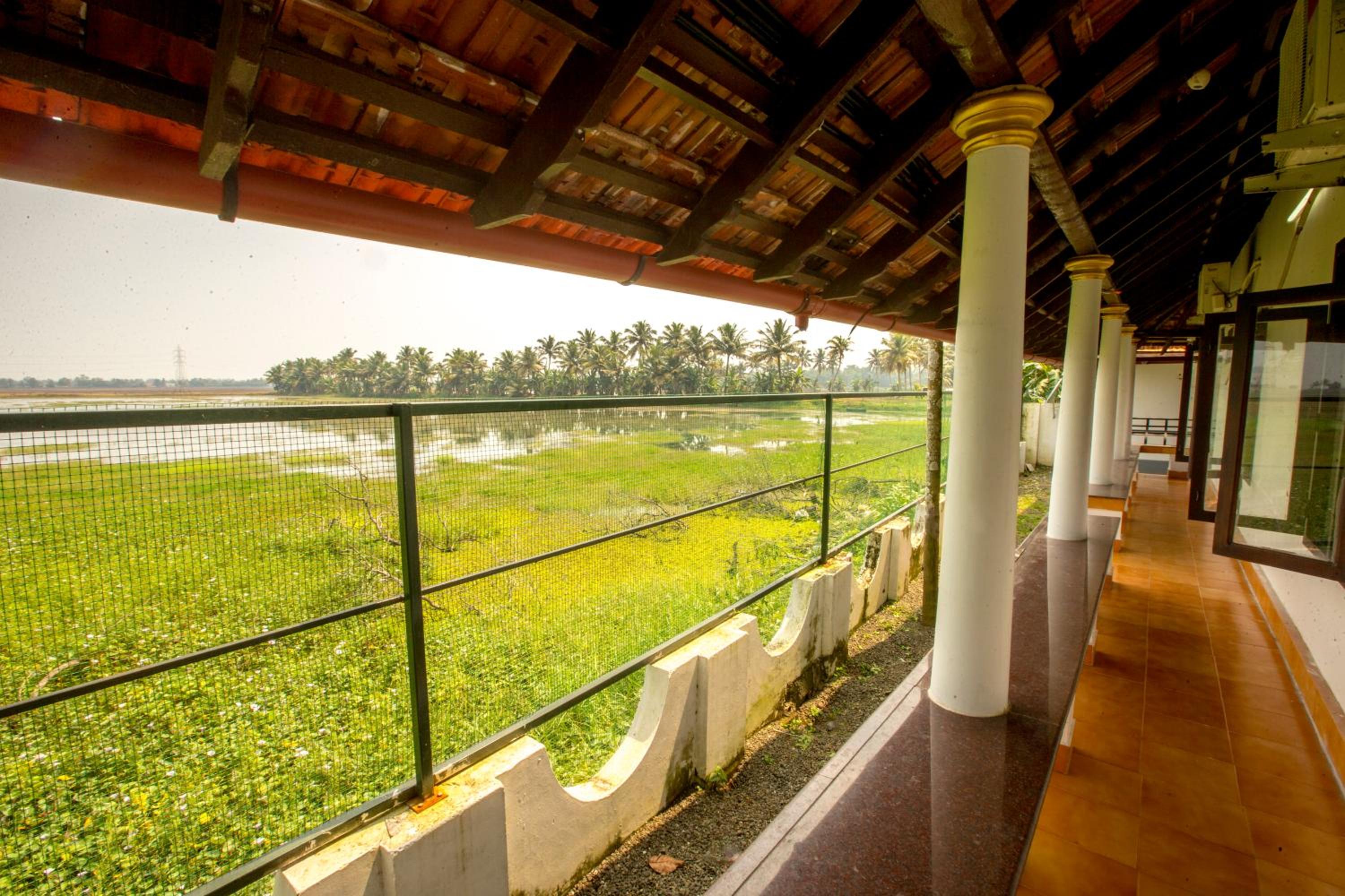 Palmy Lake Resort view 4