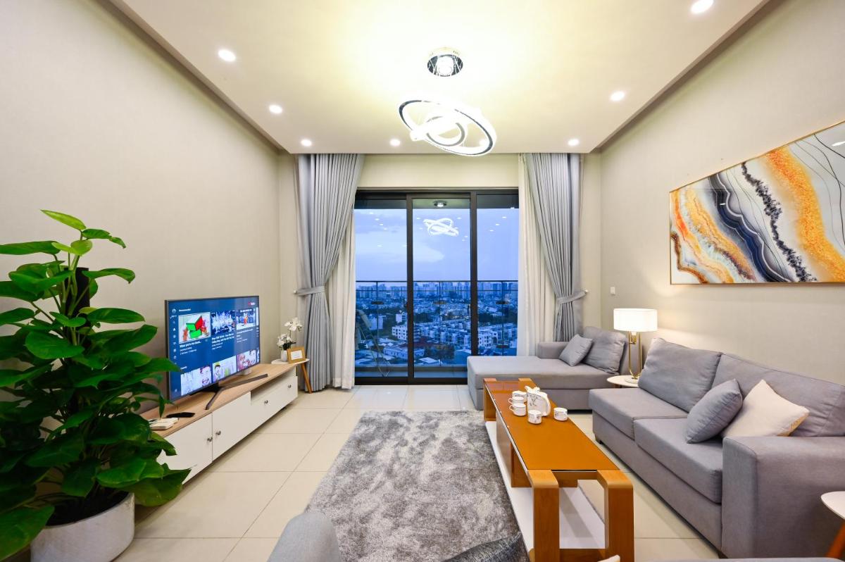 Estella Heights Saigon City View 2BR Apartment & Pool