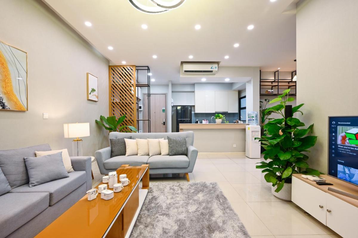 Estella Heights Saigon City View 2BR Apartment & Pool