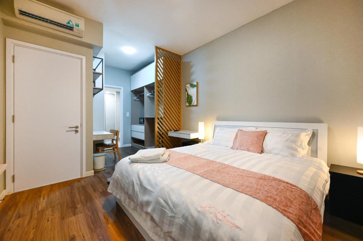 Estella Heights Saigon City View 2BR Apartment & Pool