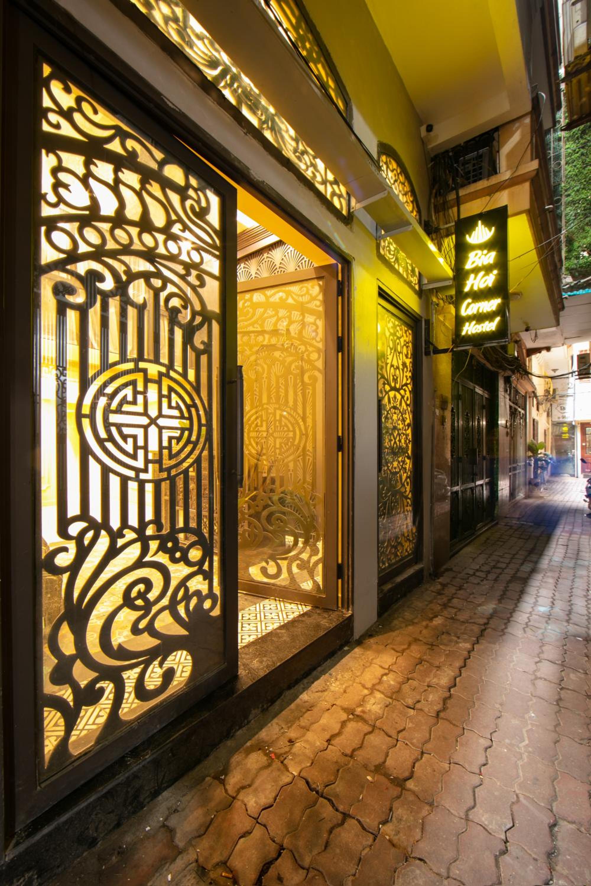 Downtown Hostel & Rooftop Bar