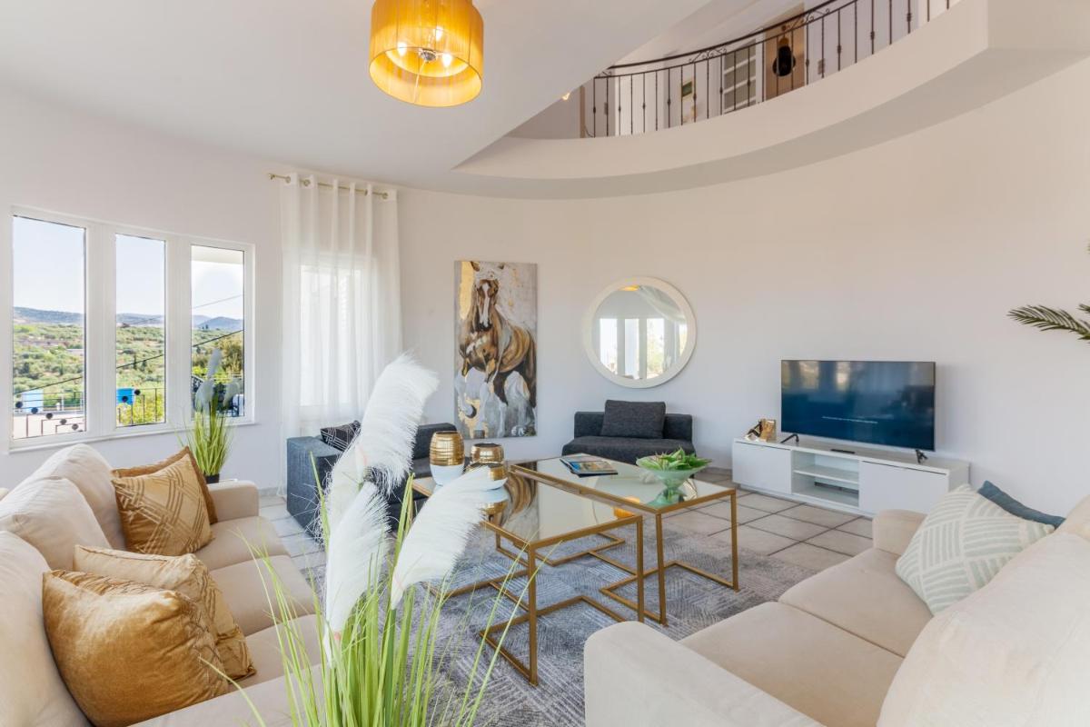 The White House Hersonissos photo 5