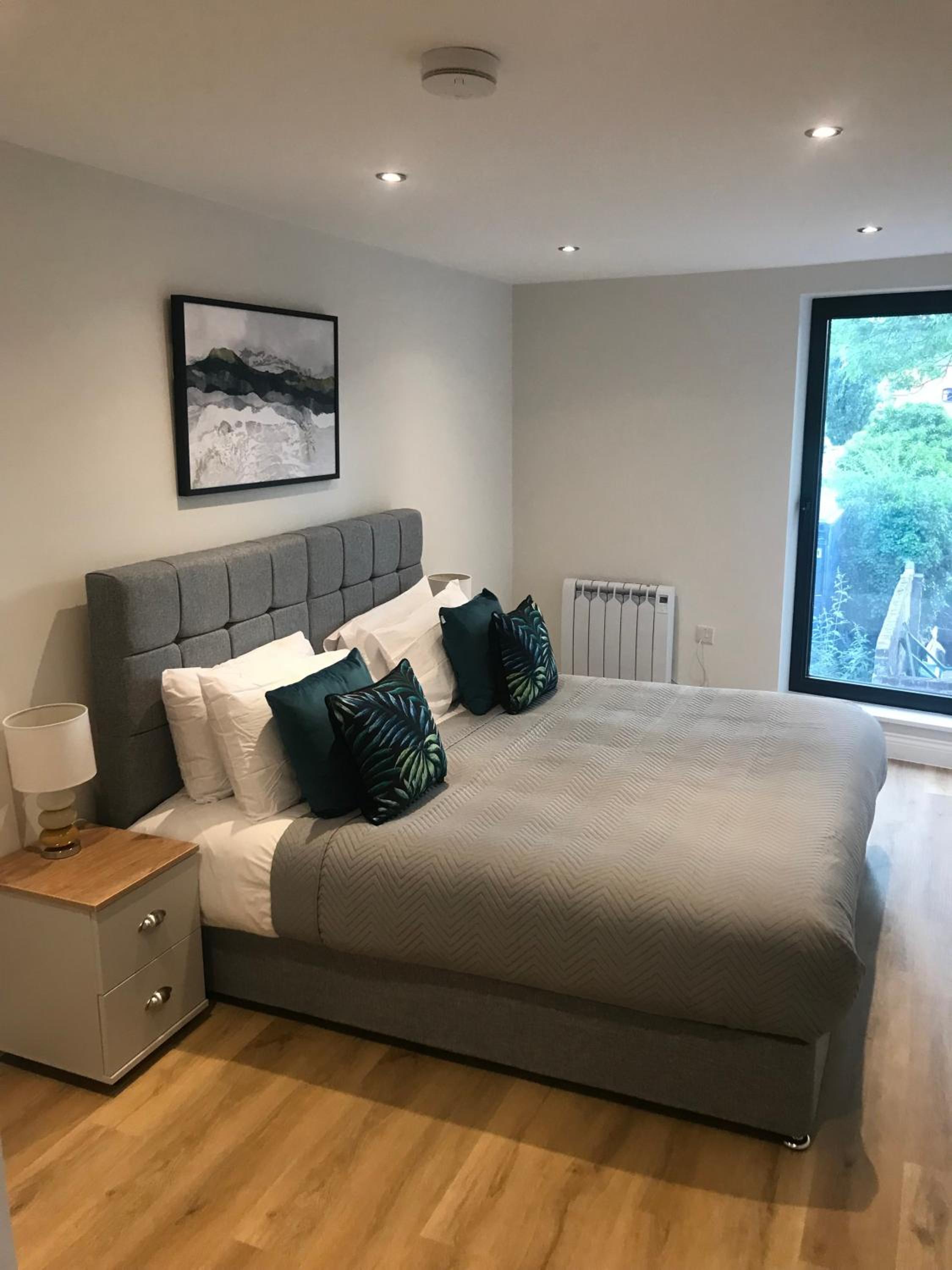 Heart of Henley 1 & 2 Bedroom Apartments view 2