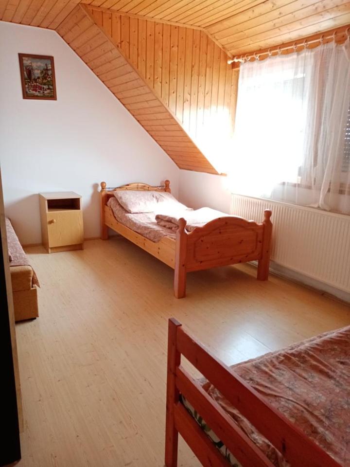 Kéktúrás-Tóra Nyíló Badacsonyi privát bérlemény