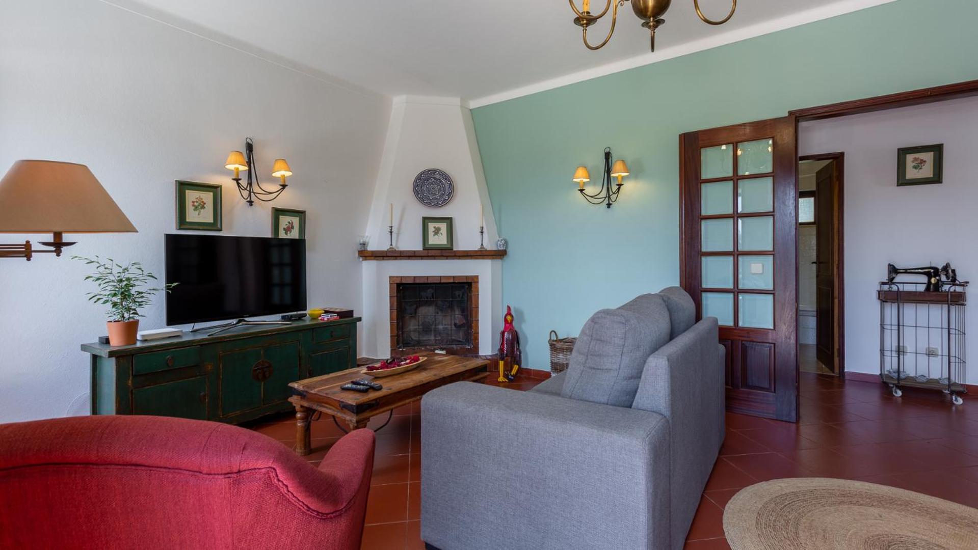 Cozy Algarve Home with Vineyard View Near Beaches view 4