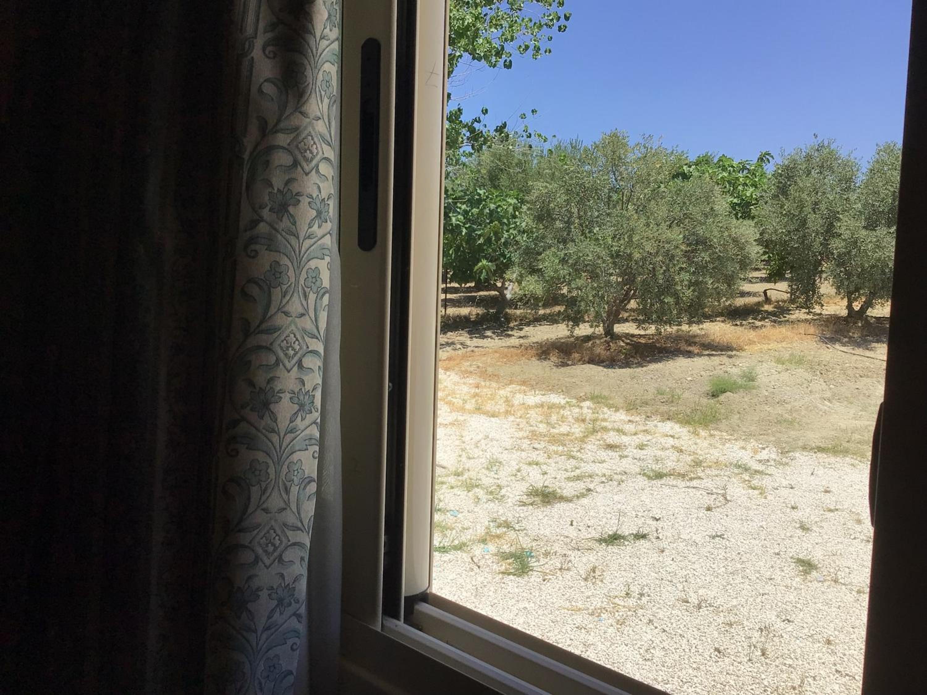 Pervolaris Cottages 2