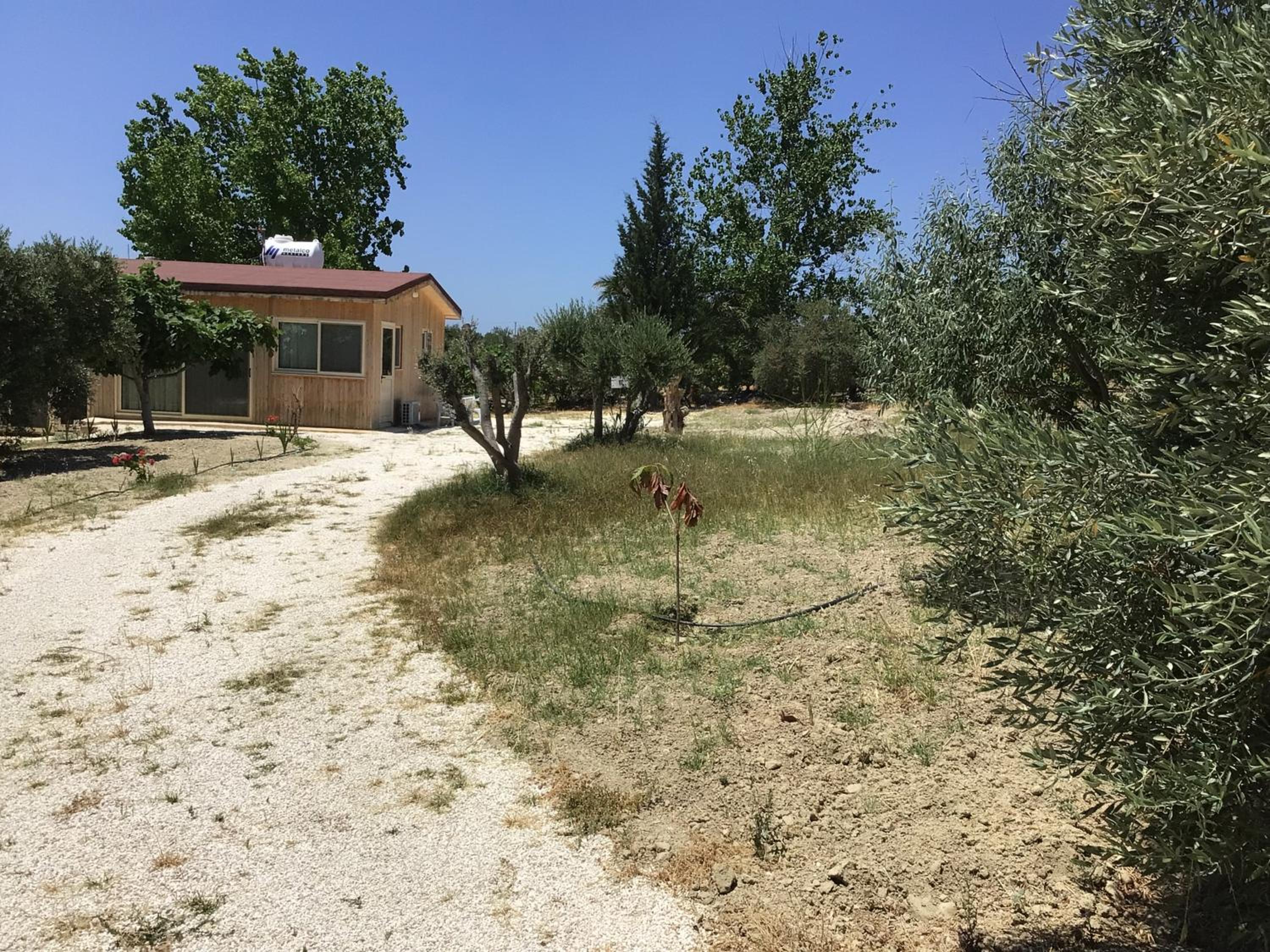 Pervolaris Cottages 2