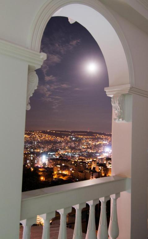 balcony
