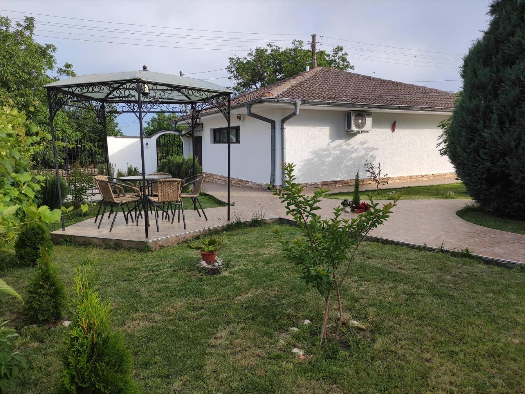 Studio Oasis-shabla view 2