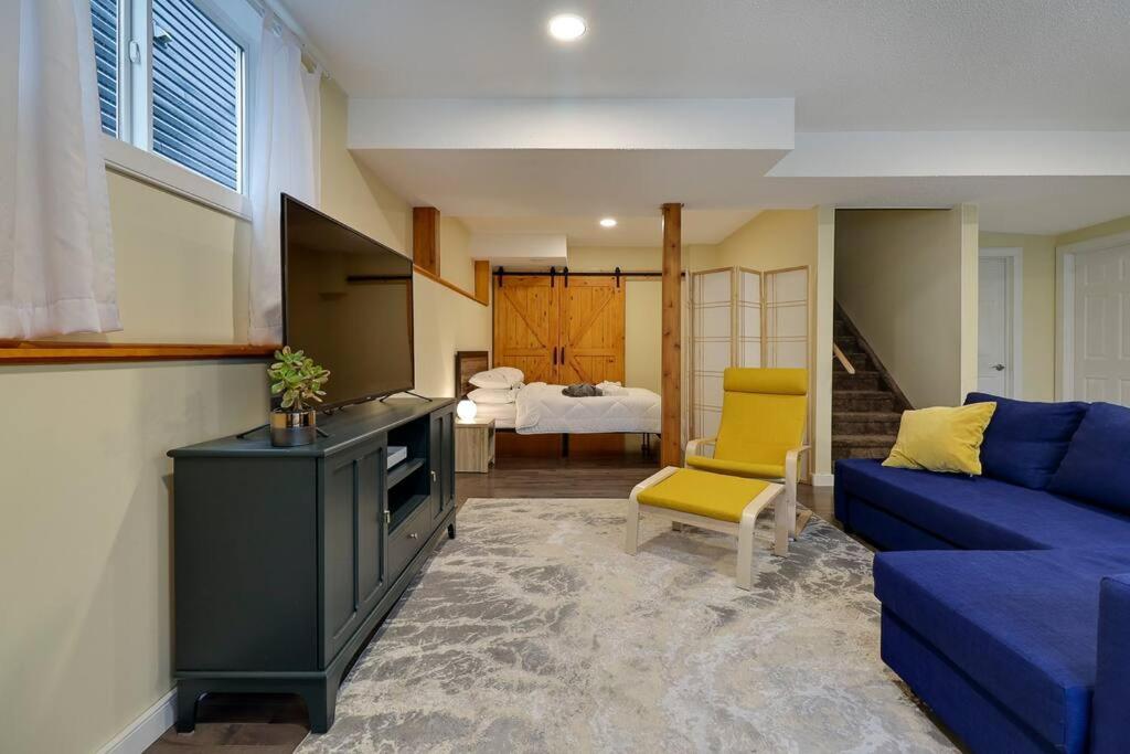 Adorable private suite with indoor fire place view 4