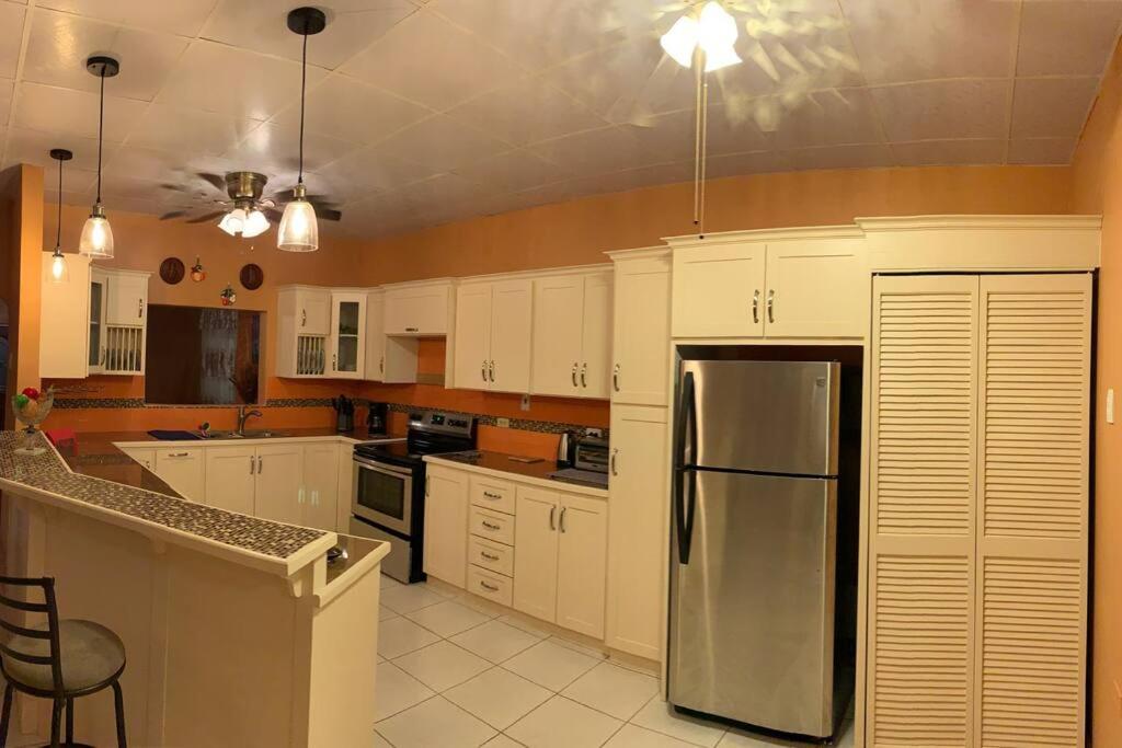Vista Stays ...Alluring Ambrosia near to Airport, photo 7