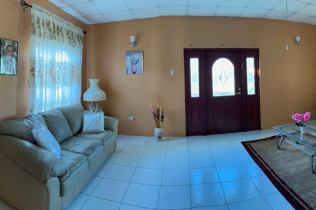 Vista Stays ...Alluring Ambrosia near to Airport 4