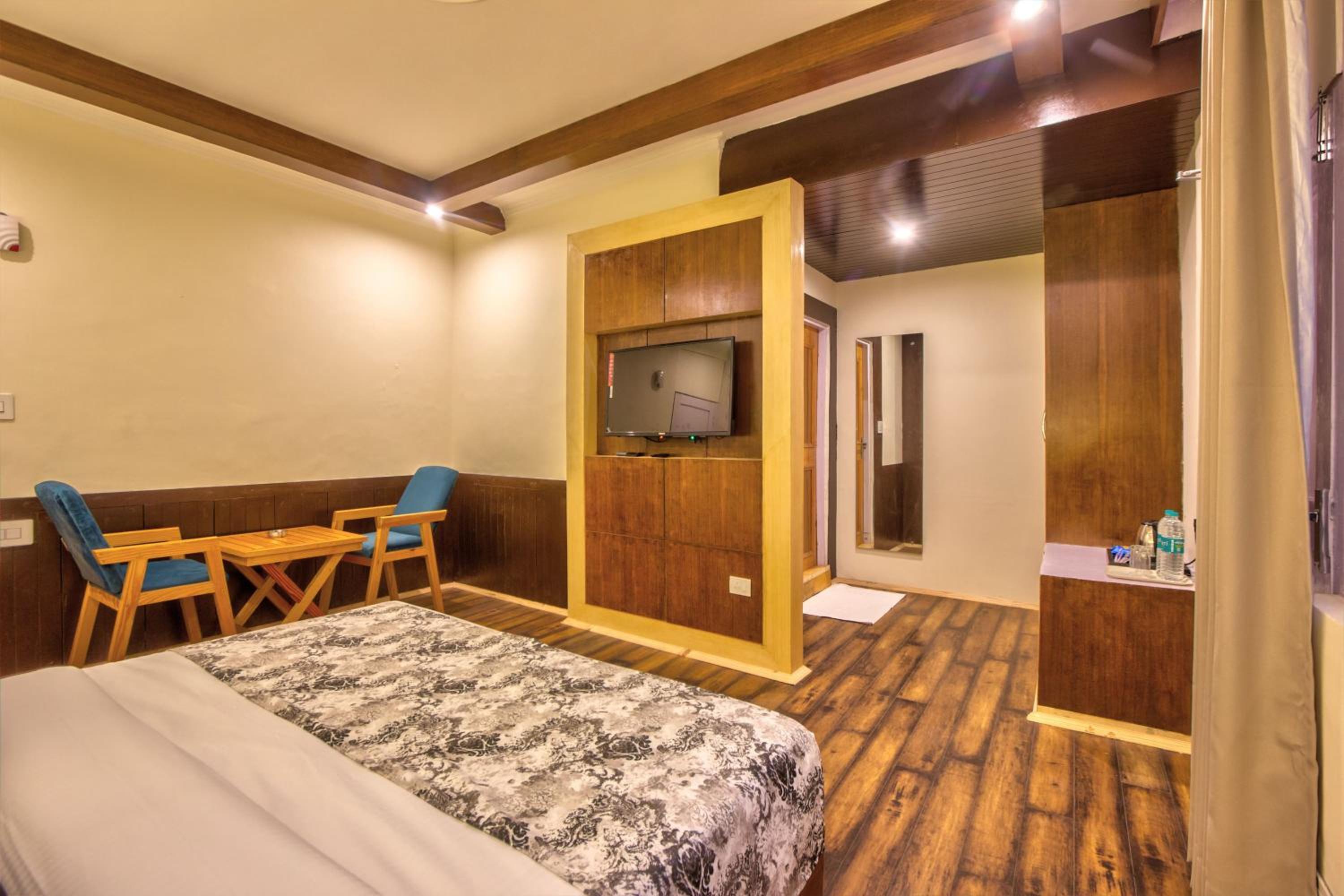 Baan by Snow City Farm view 4