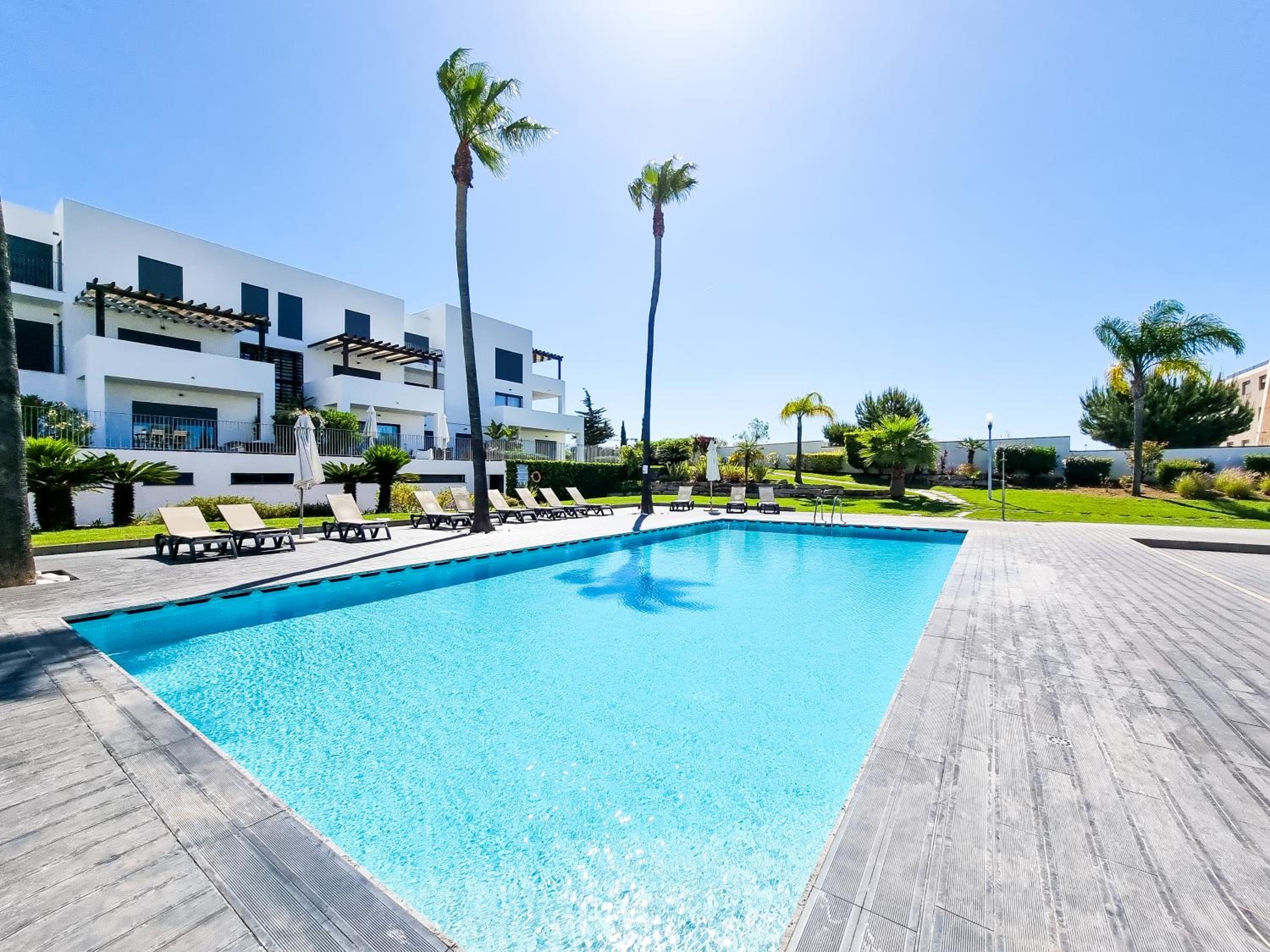 FLH Vilamoura Villa Rosa Golf Apartment with Pool view 3