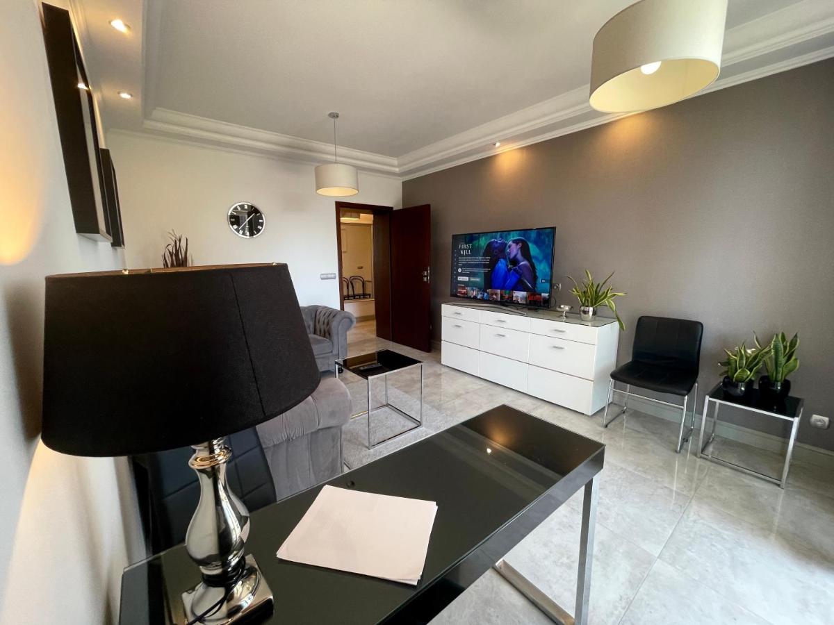 TOP CLASS metro fast WiFi 100 Mbs 70’TV Netflix HBO Max Disney+ AppleTV+ view 5
