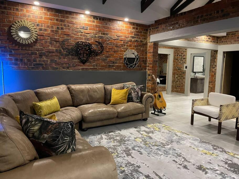 HAVANA VILLA - Pretoria East Luxury Villa view 2