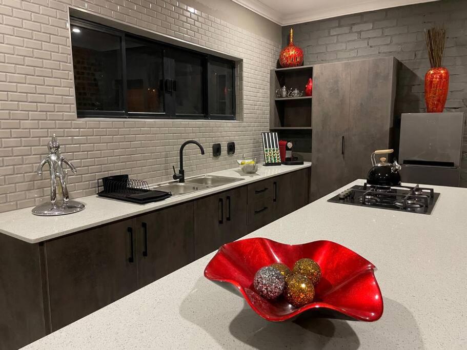 HAVANA VILLA - Pretoria East Luxury Villa view 3
