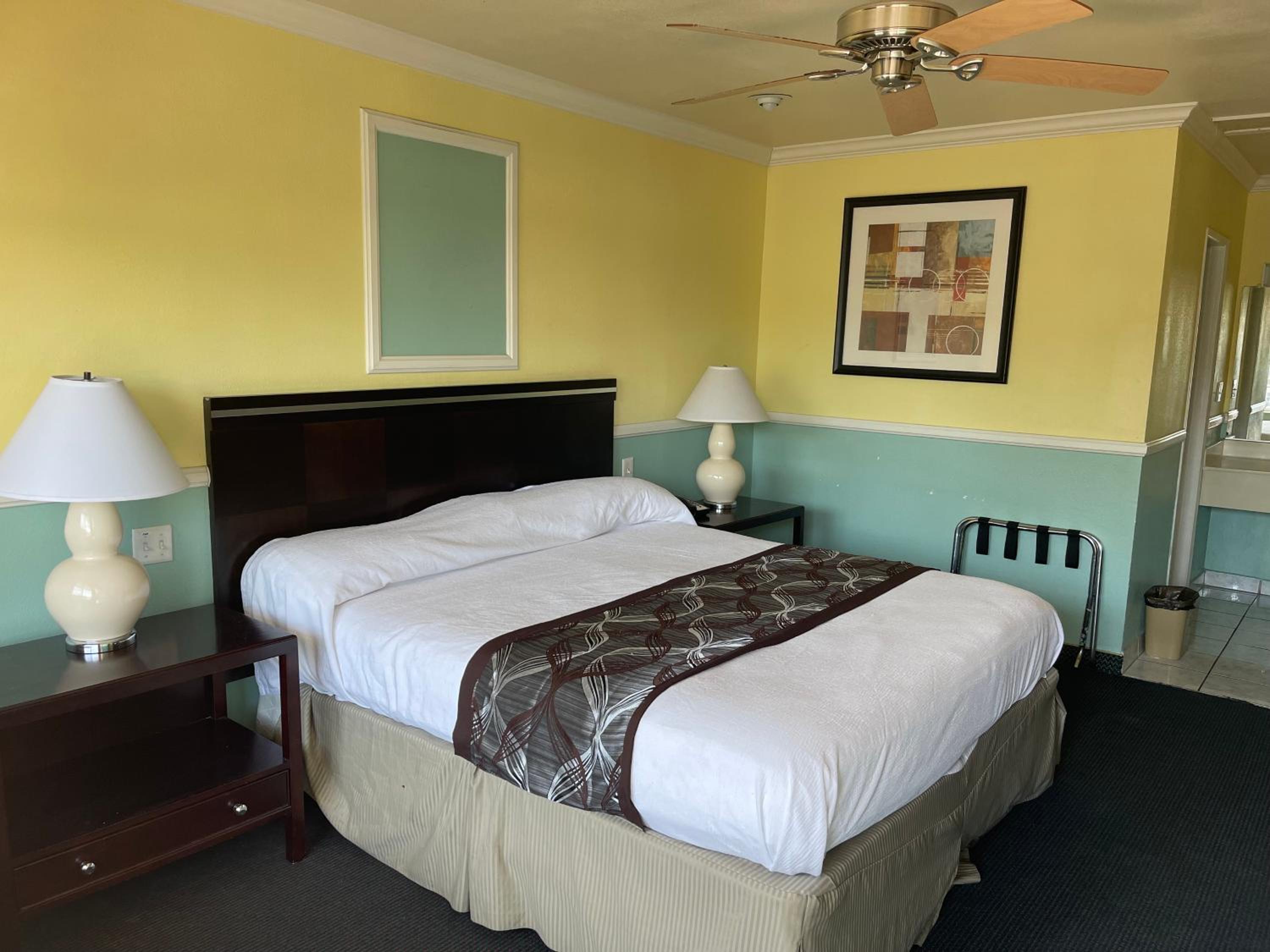 Hollywood Guest Inn