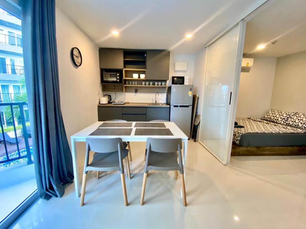 Mantra Beach Condominimum, 2 bedrooms, Laem Mae Phim Beach view 3