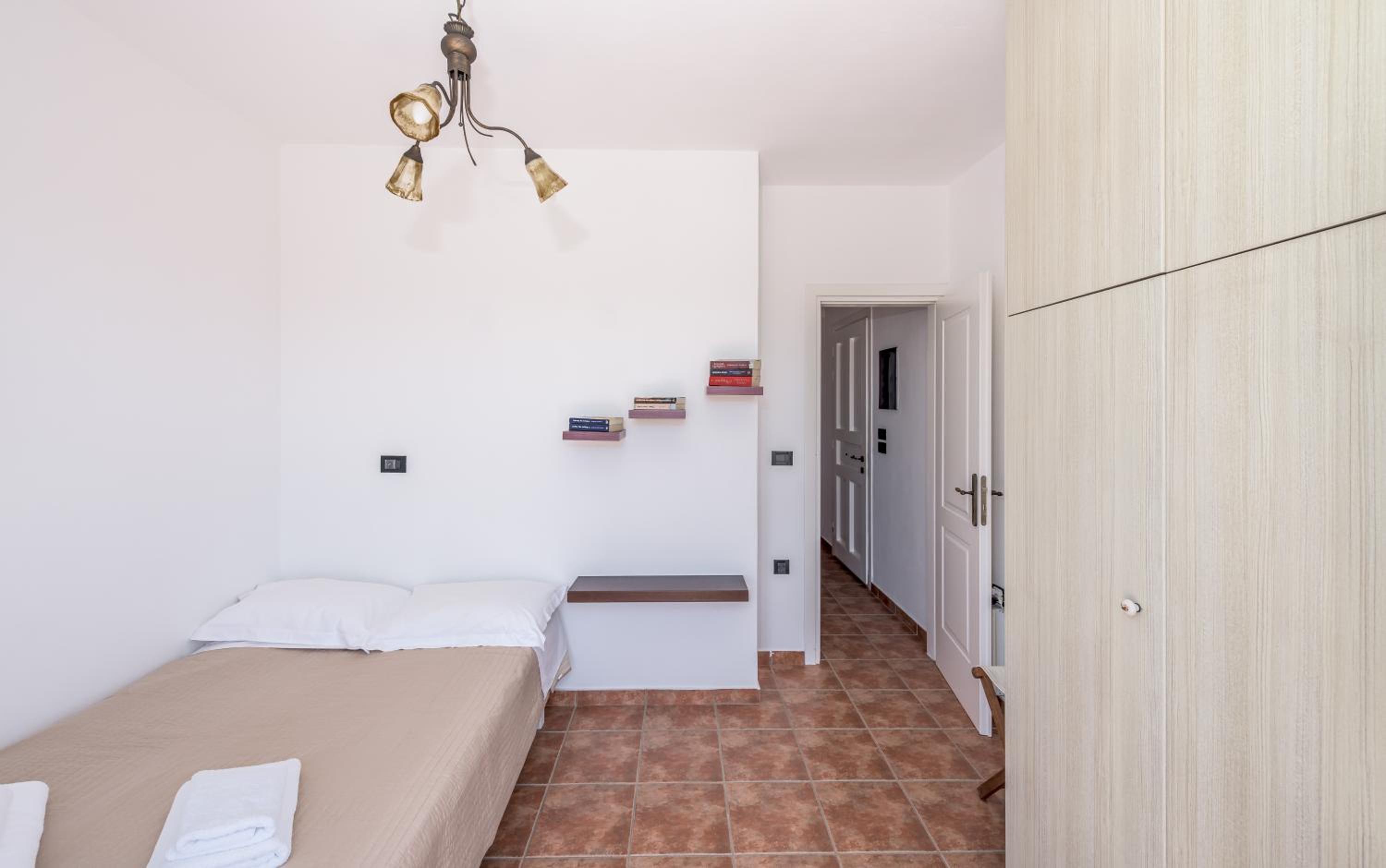 Akitos Maisonette