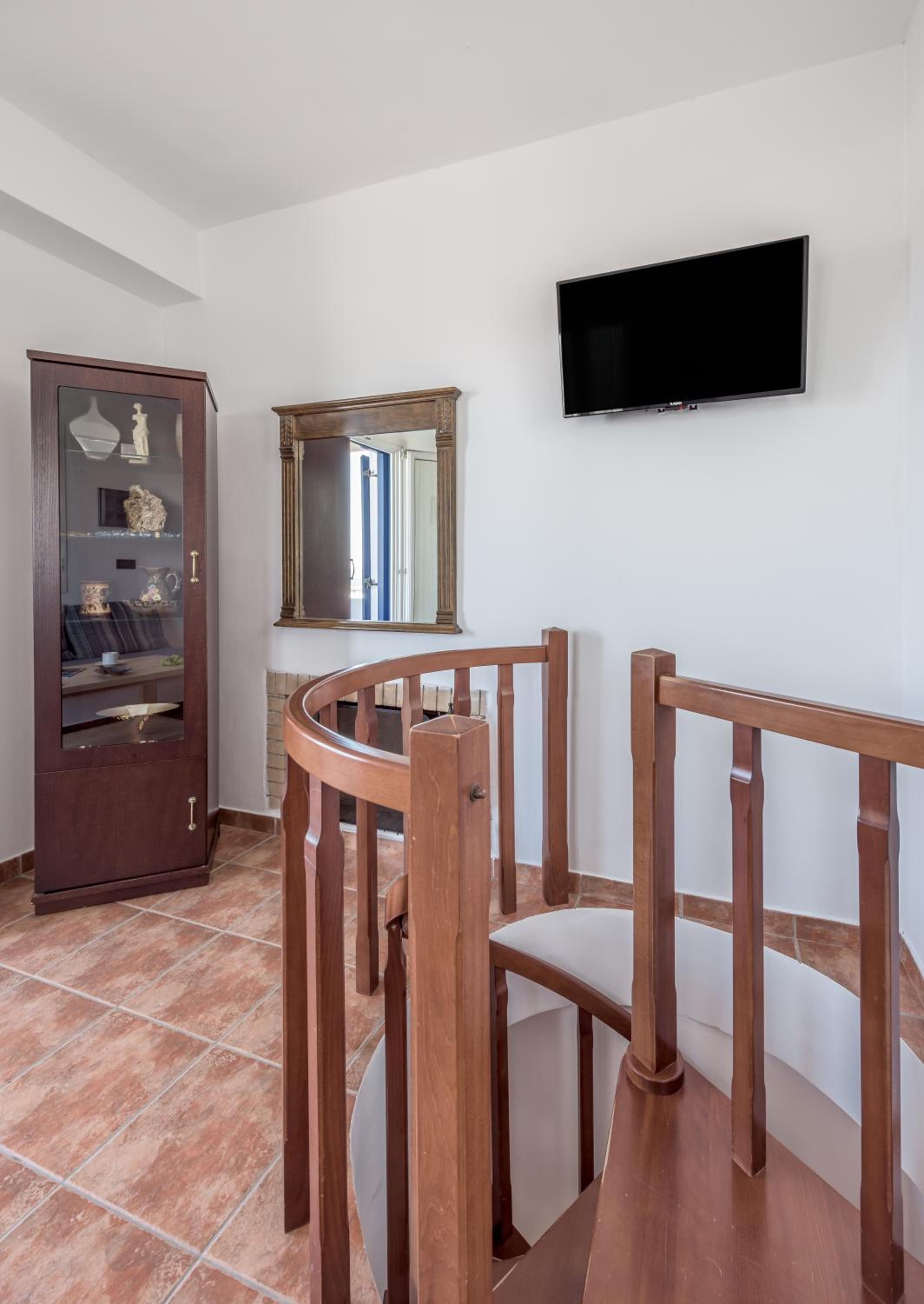 Akitos Maisonette