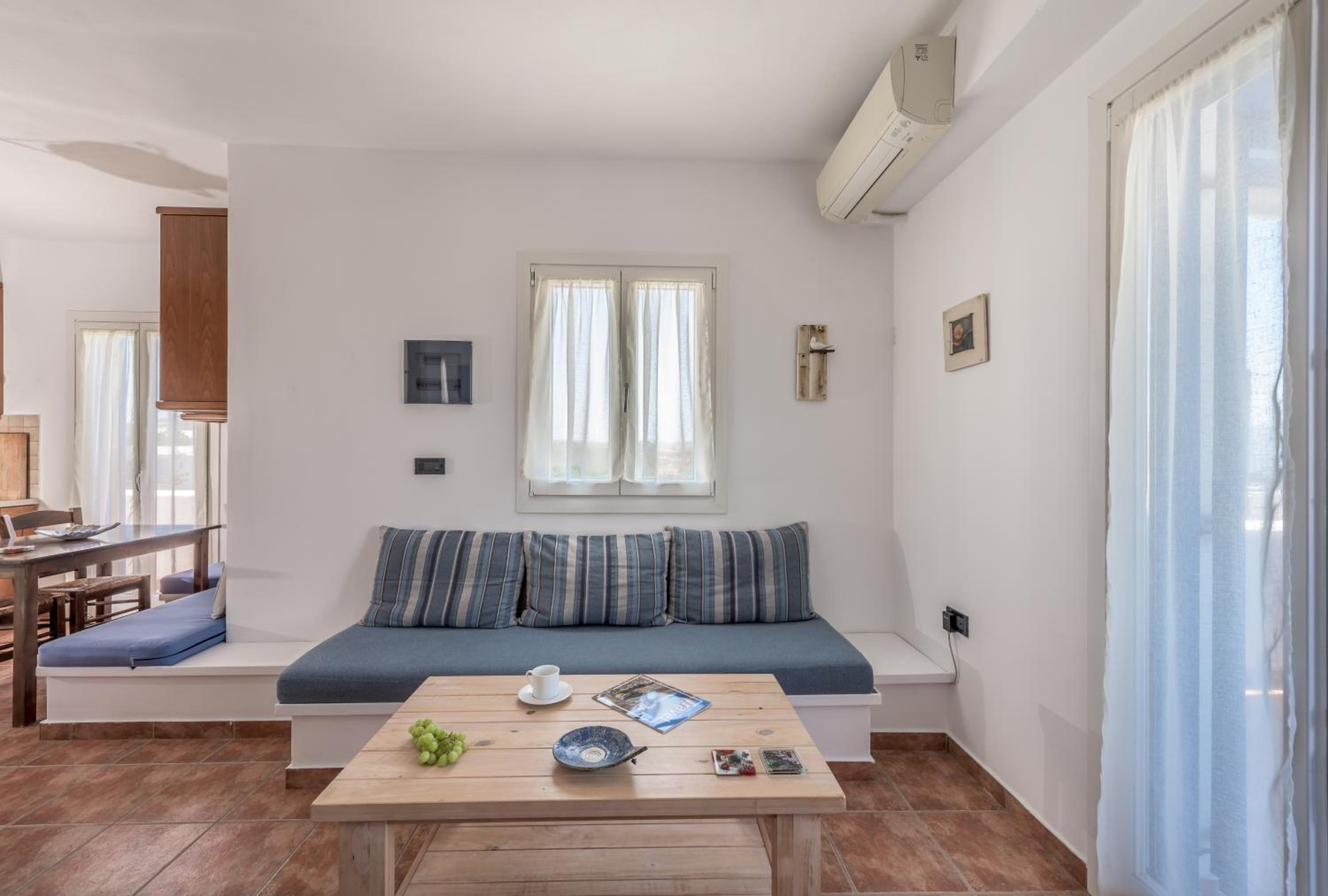 Akitos Maisonette