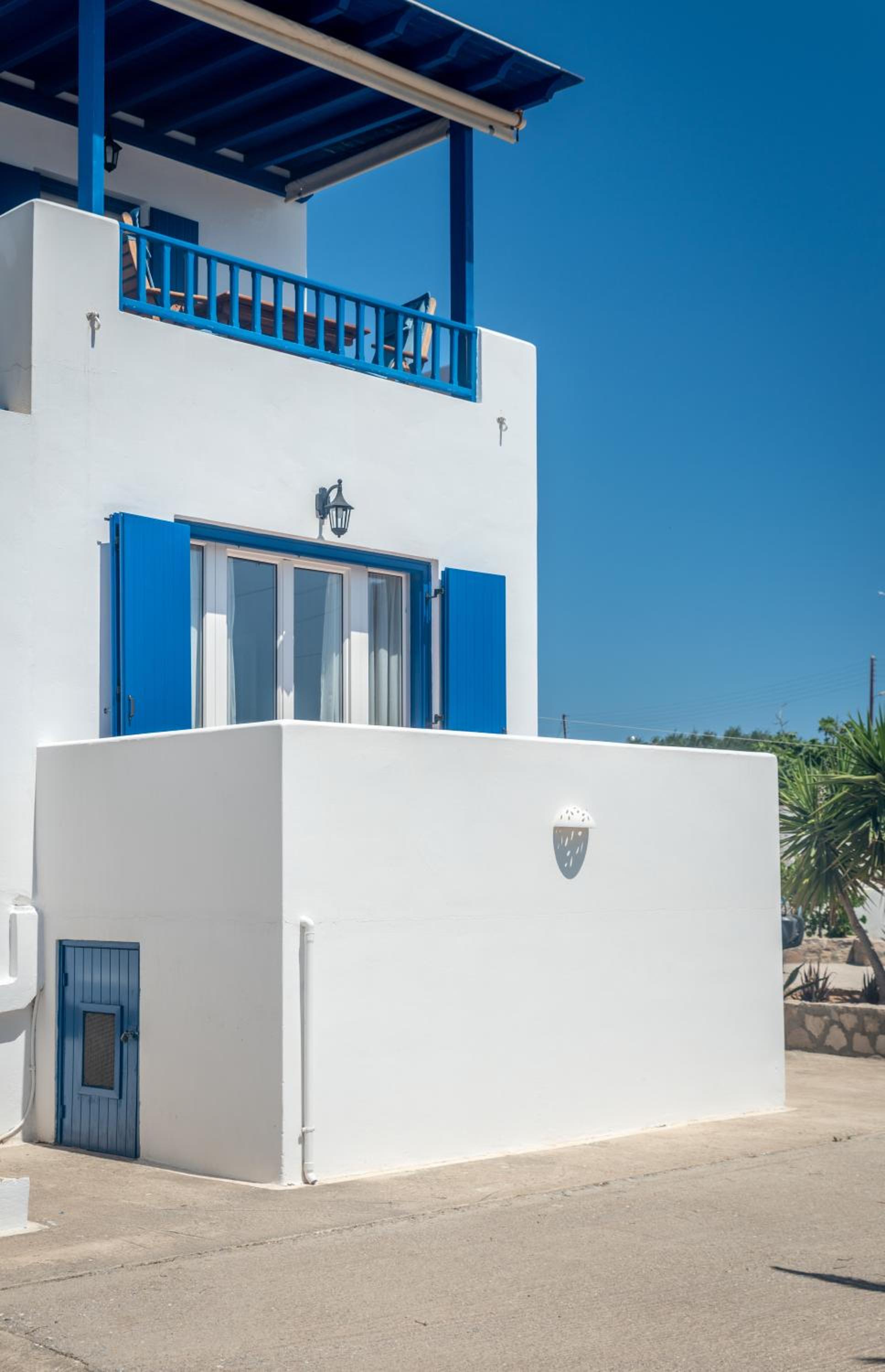 Akitos Maisonette