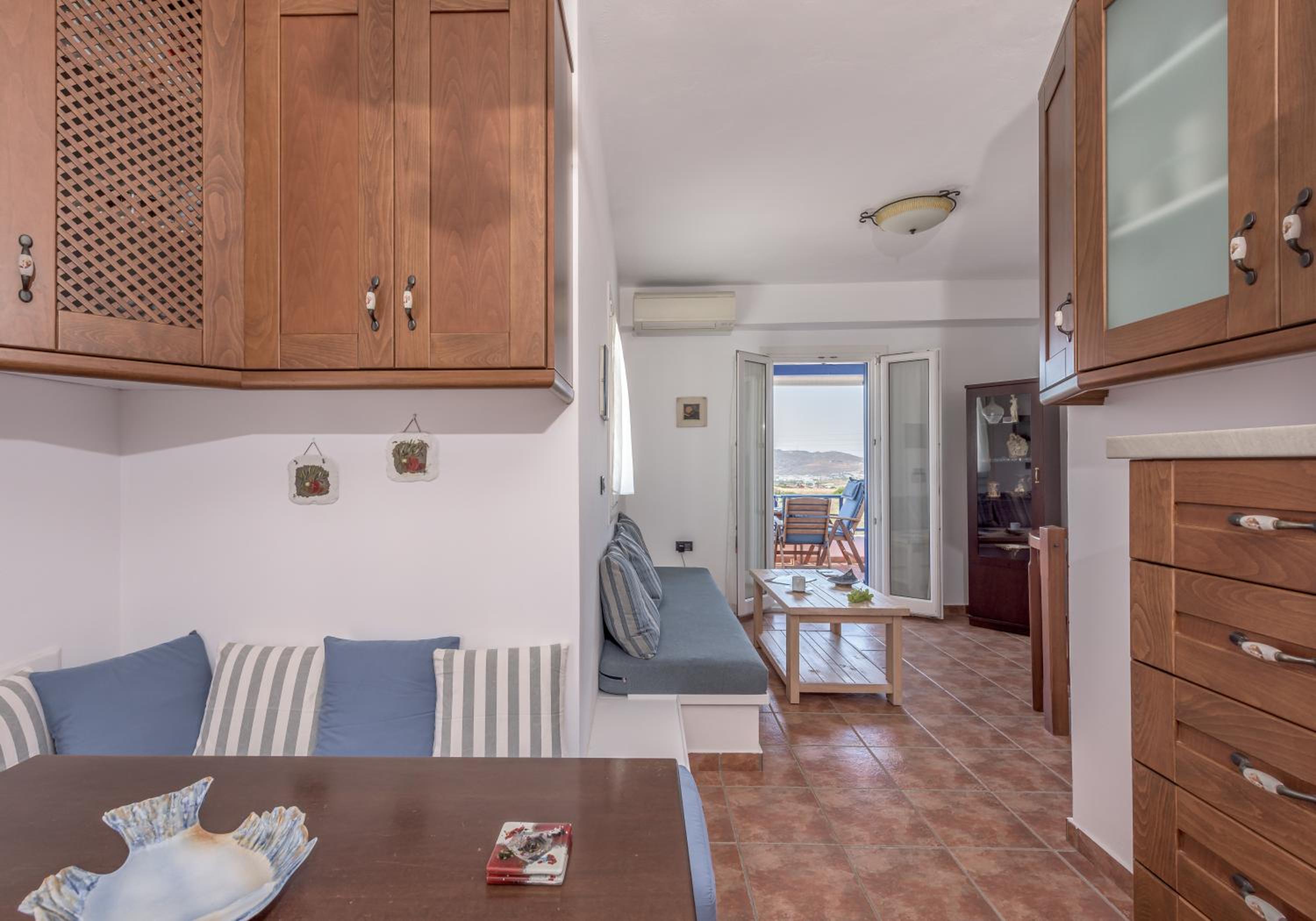 Akitos Maisonette