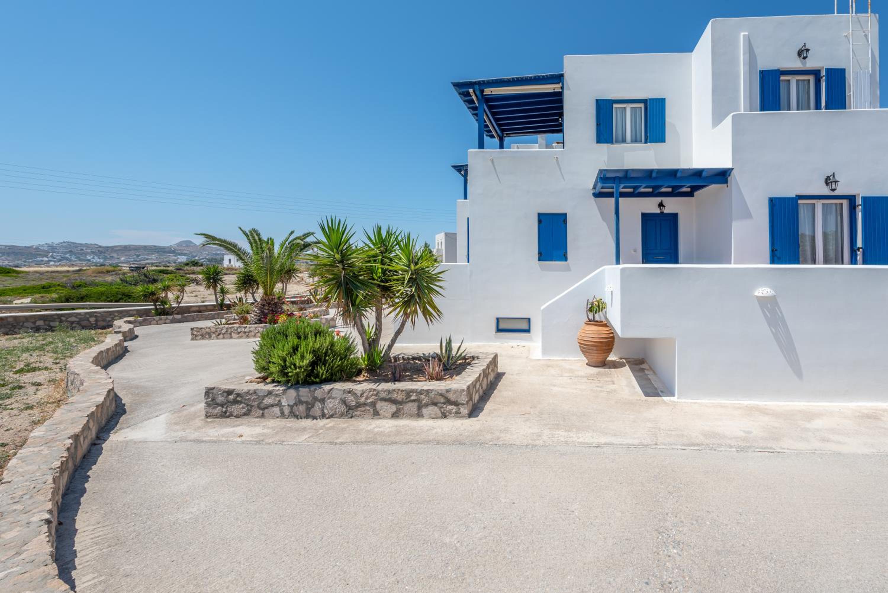 Akitos Maisonette