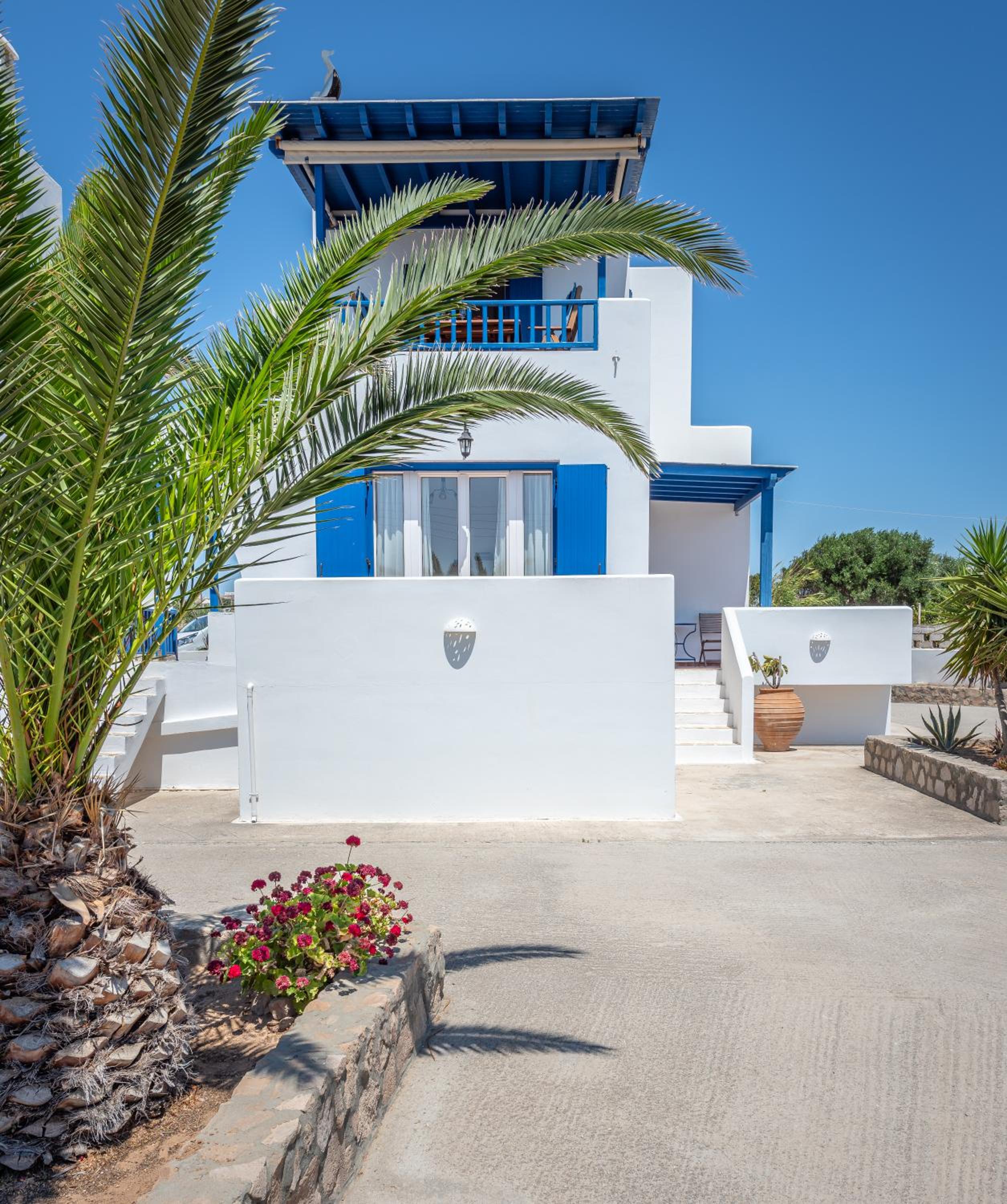 Akitos Maisonette