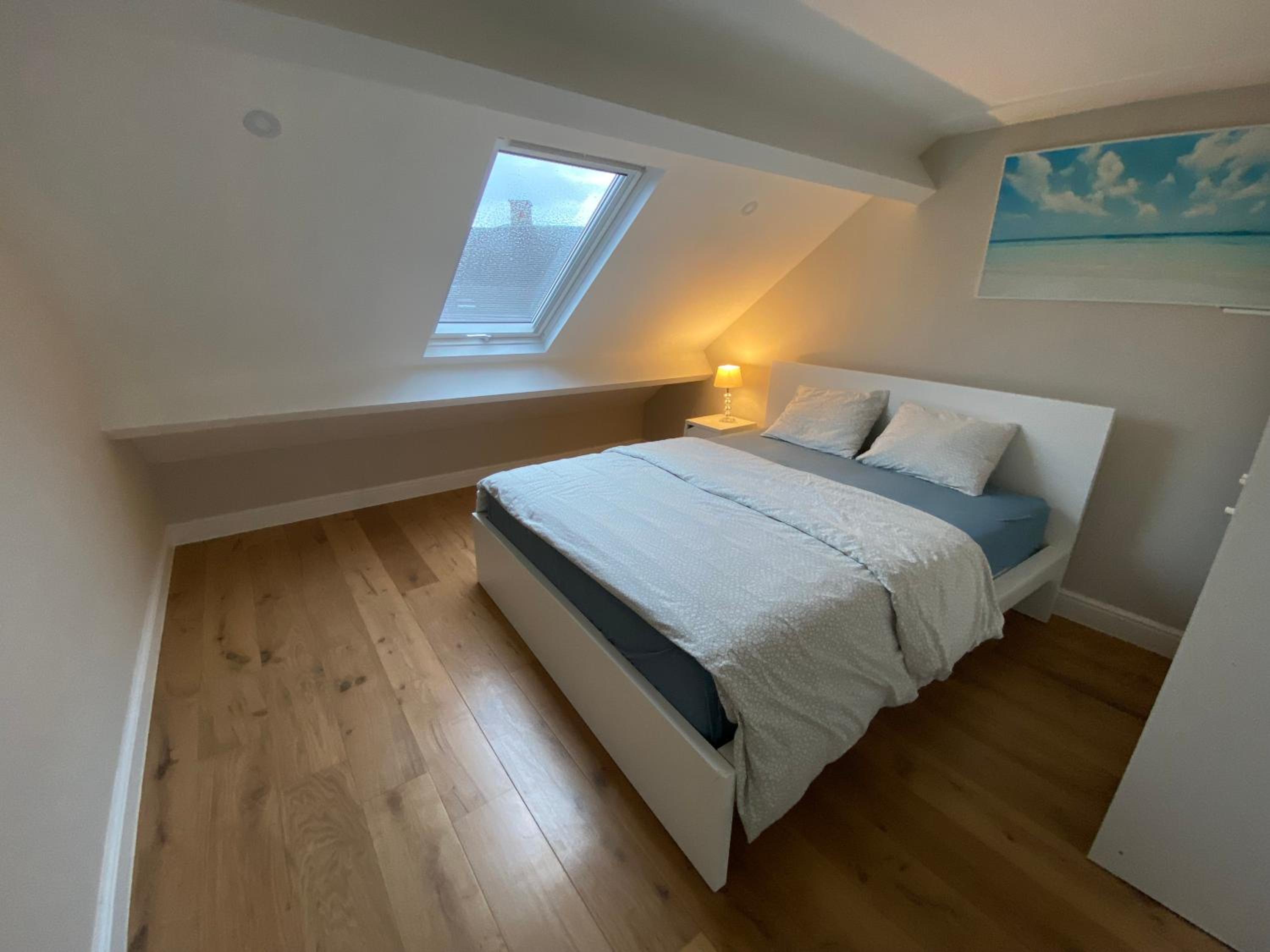Homeawayhome - Peaceful home close to Airport with parking
