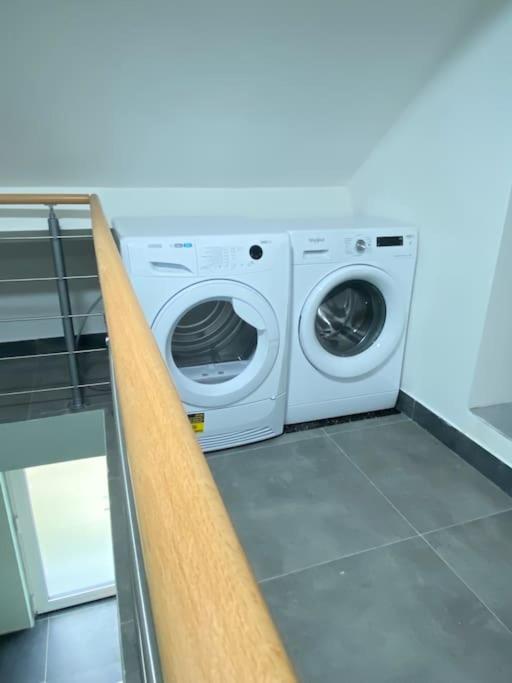 Homeawayhome - Peaceful home close to Airport with parking