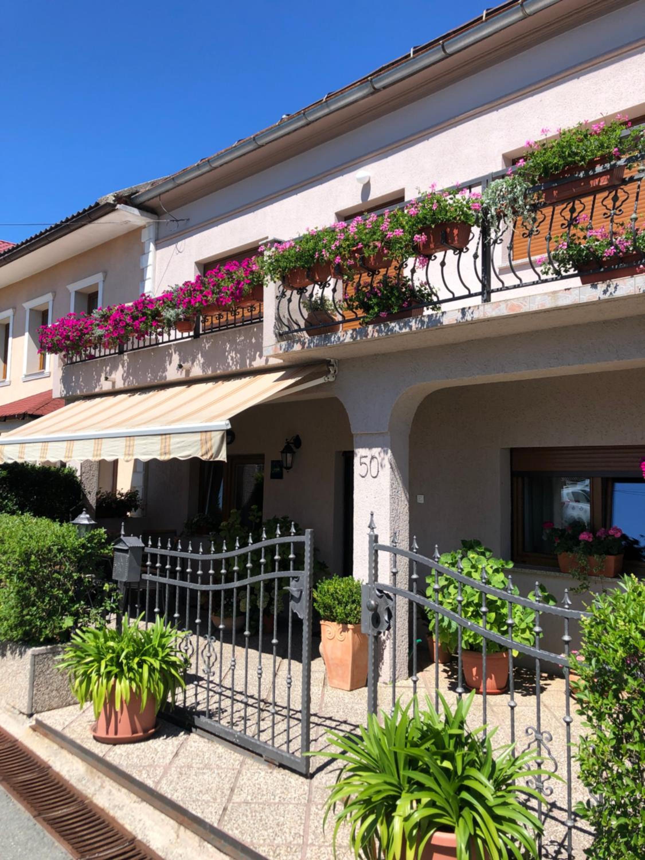 Hotel Studio Apartman Sanja - Image 1