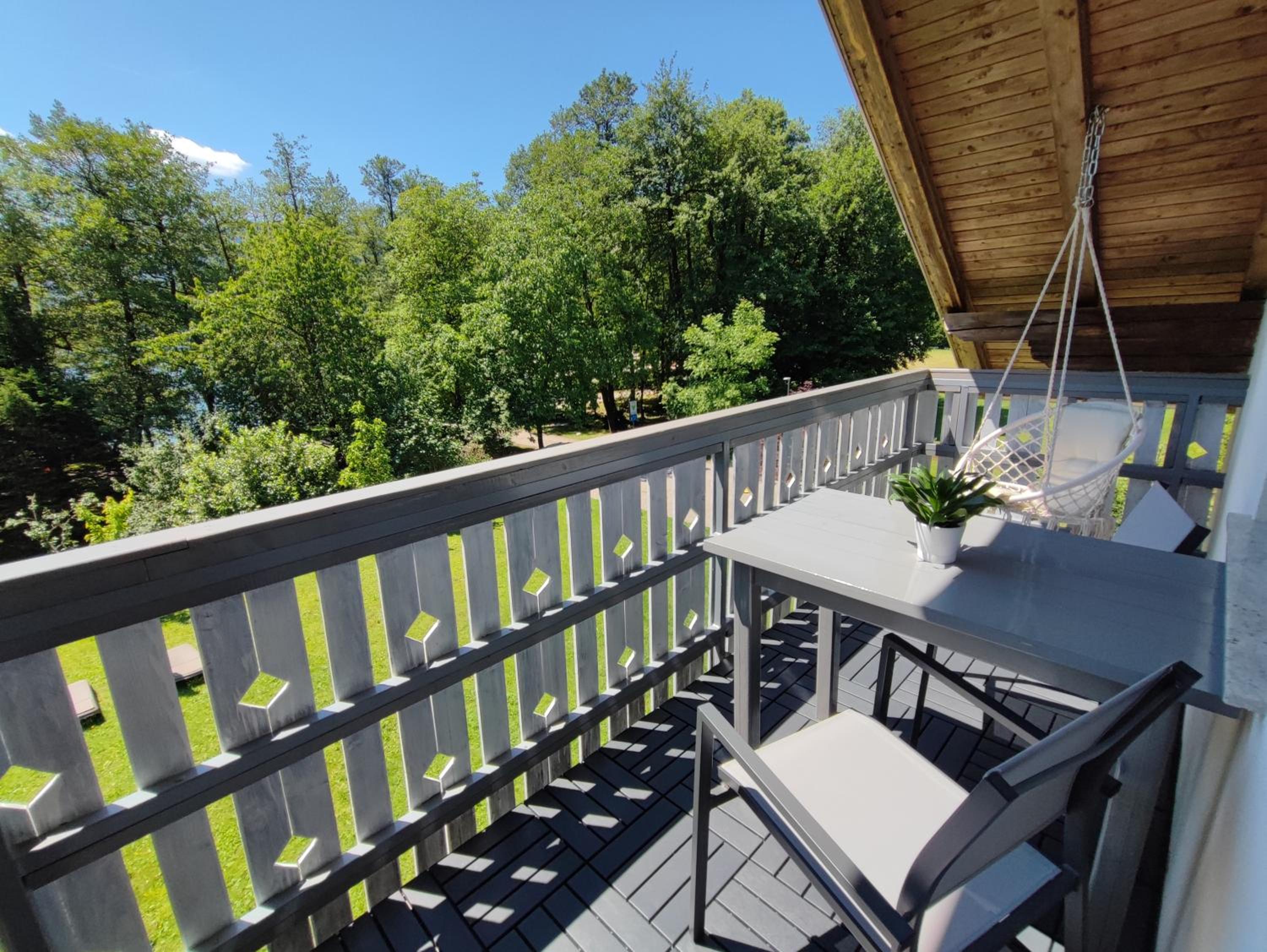 Lake House Sebanc view 4
