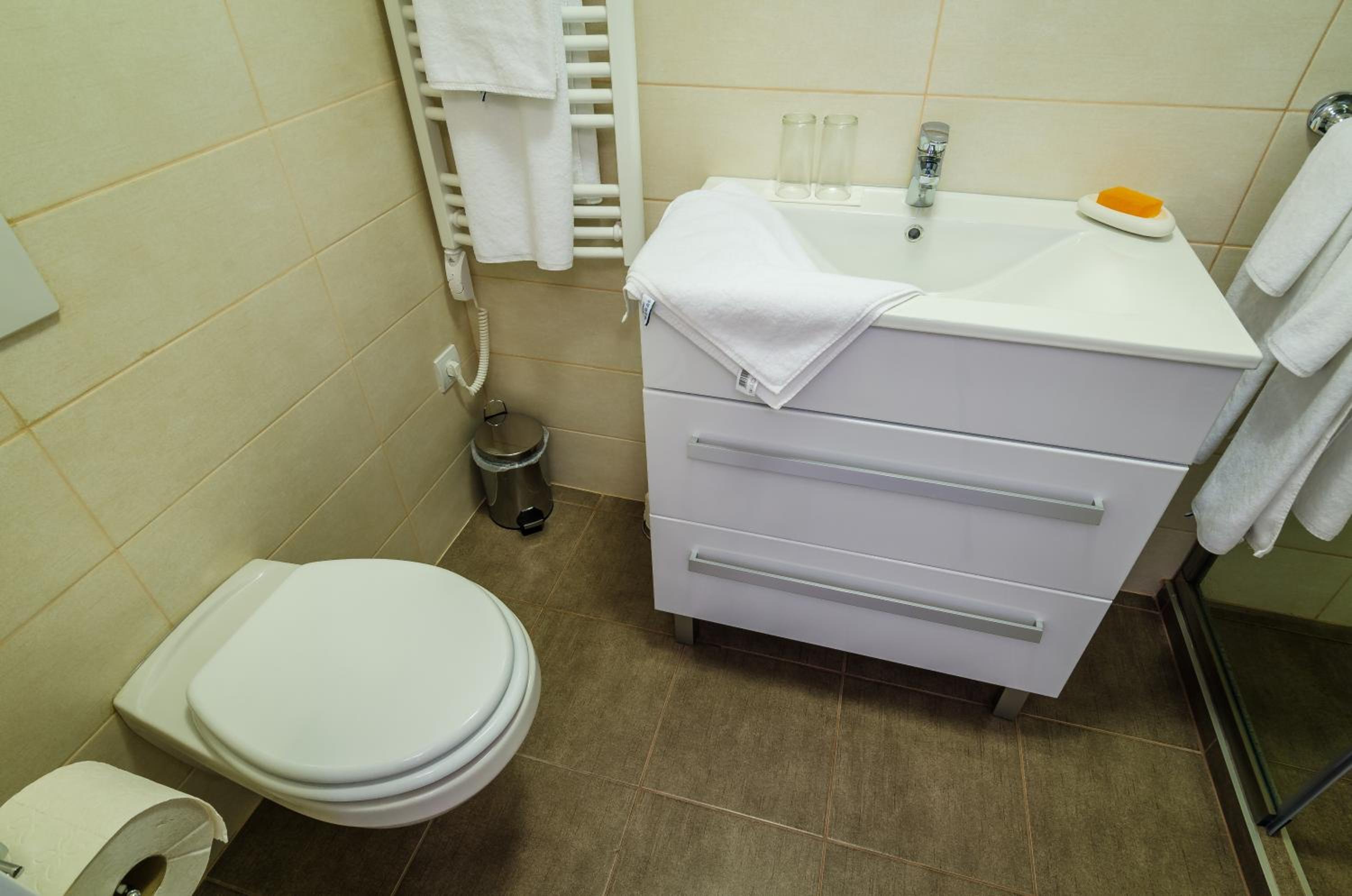 Anabelle Bed and Budapest