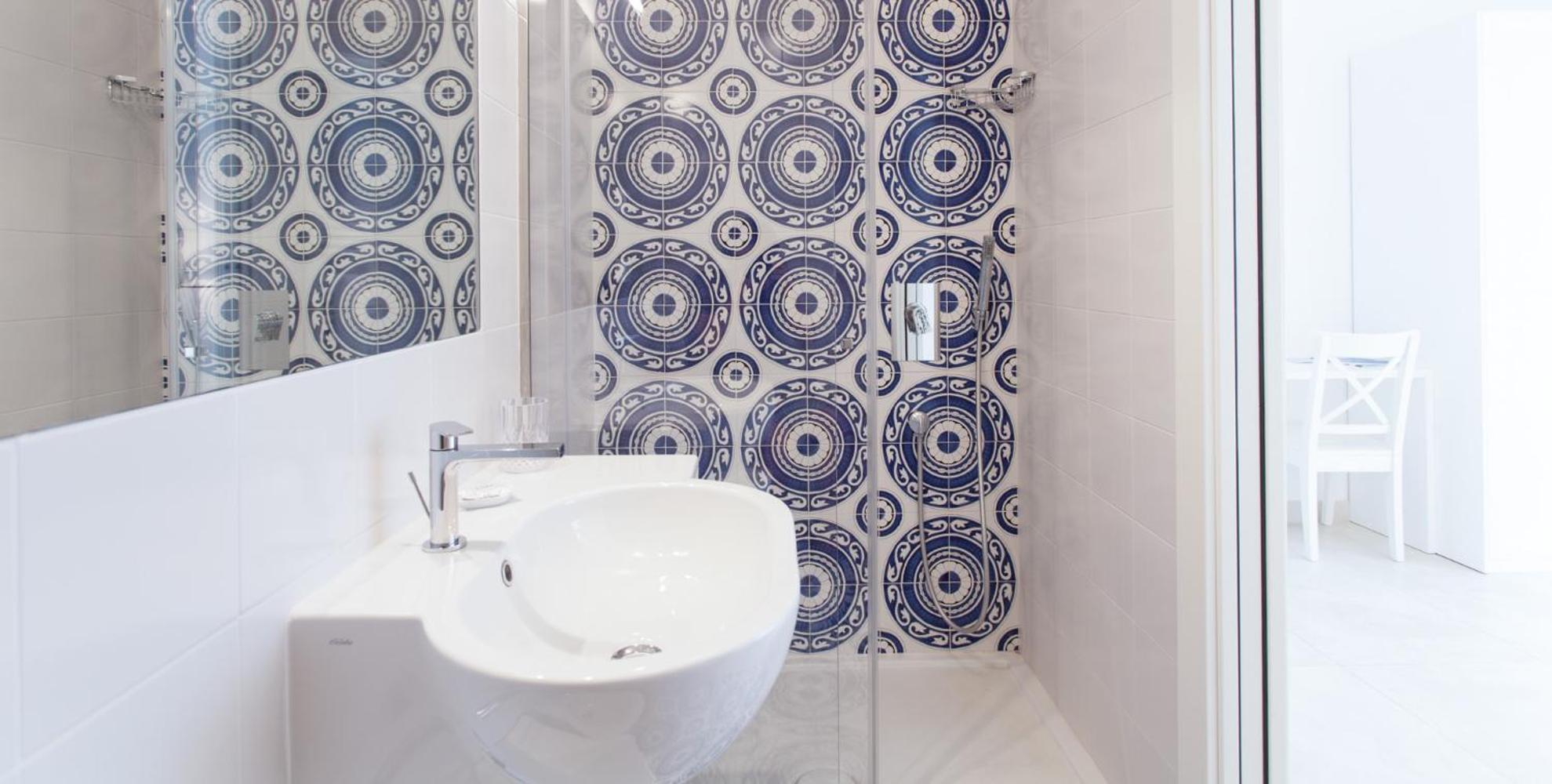 Camere Maré en Sirolo — bathroom