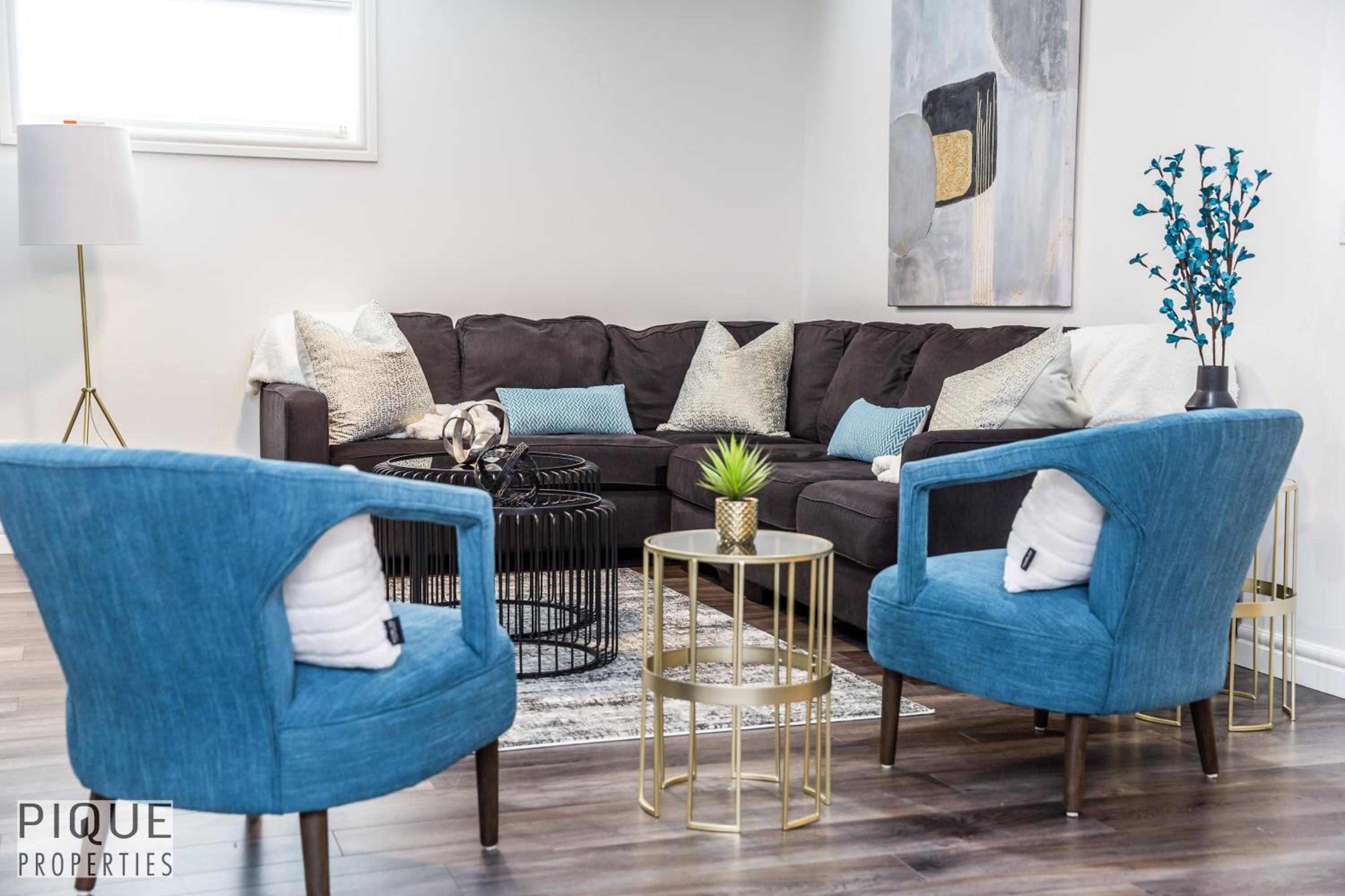 LUXURIOUS 6 Bed Home I Fireplace I near Sports Park I with Double Garage & Fast WiFi!