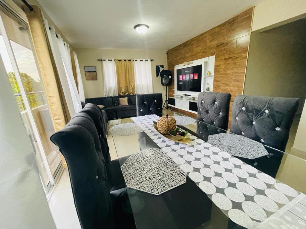 Condo 3 Bd Apt Internet,2 Parqueo,lavadora,ac