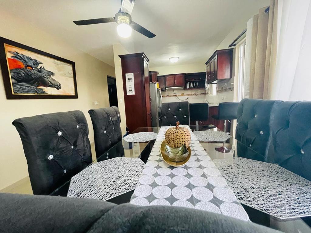 Condo 3 Bd Apt Internet,2 Parqueo,lavadora,ac