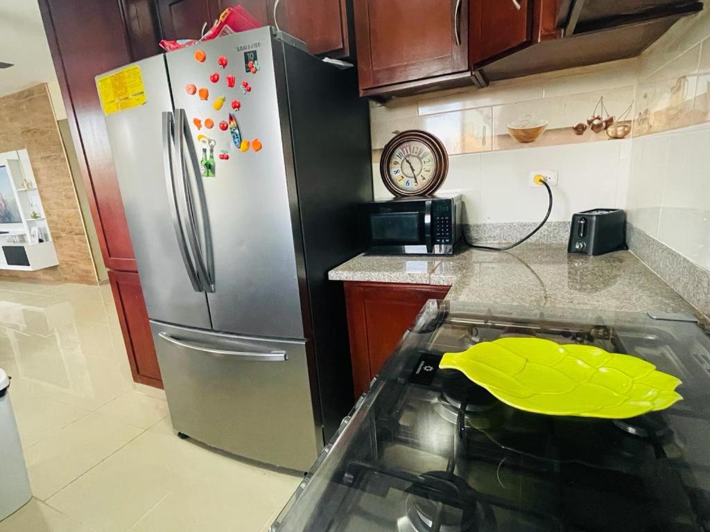 Condo 3 Bd Apt Internet,2 Parqueo,lavadora,ac