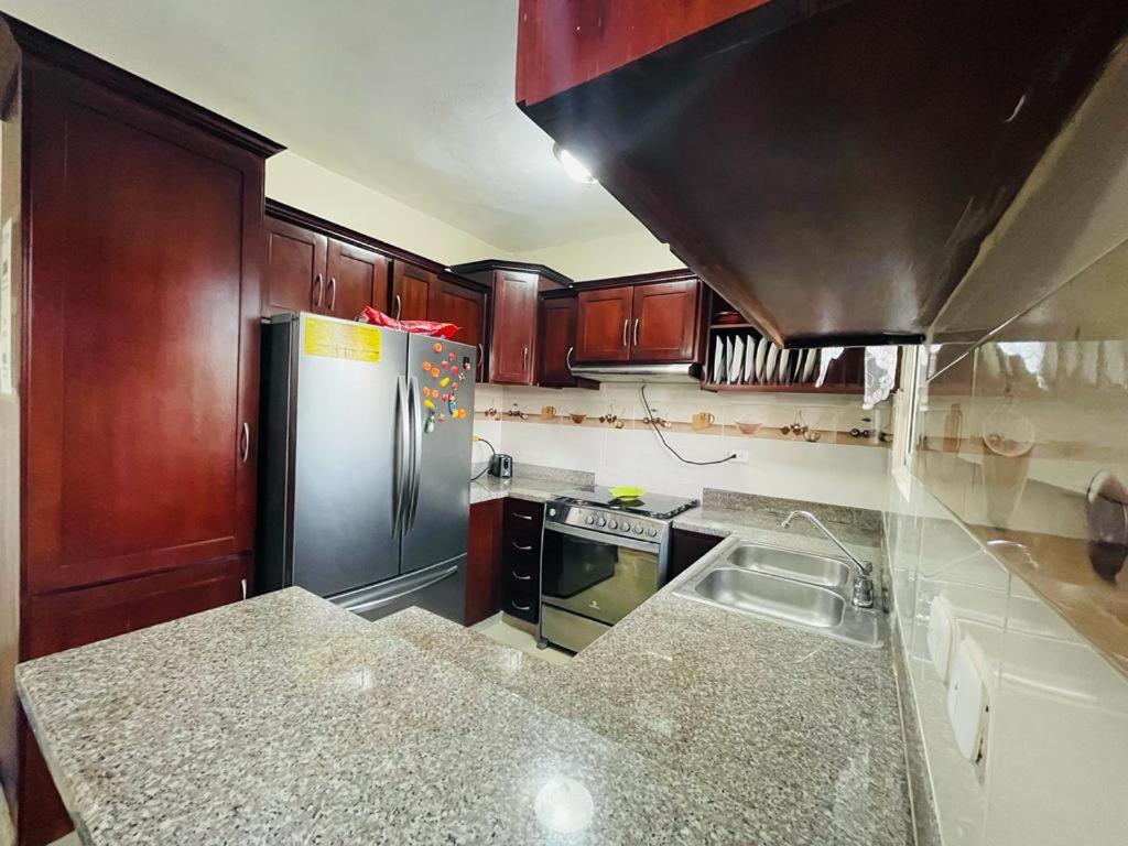 Condo 3 Bd Apt Internet,2 Parqueo,lavadora,ac