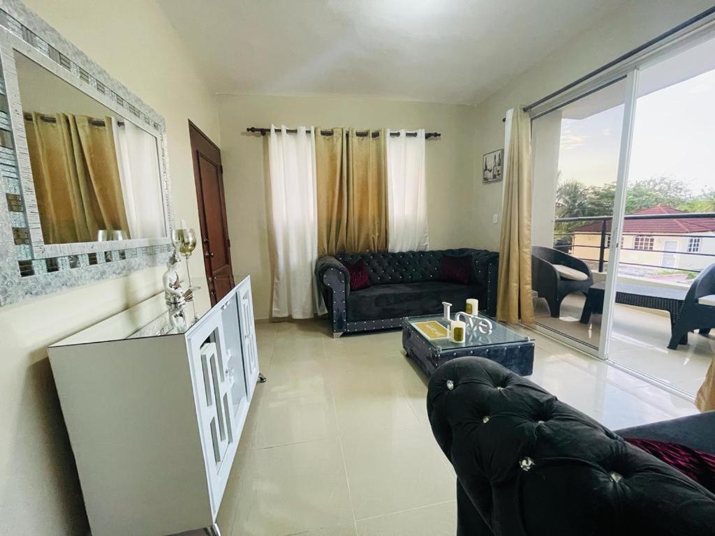 Condo 3 Bd Apt Internet,2 Parqueo,lavadora,ac