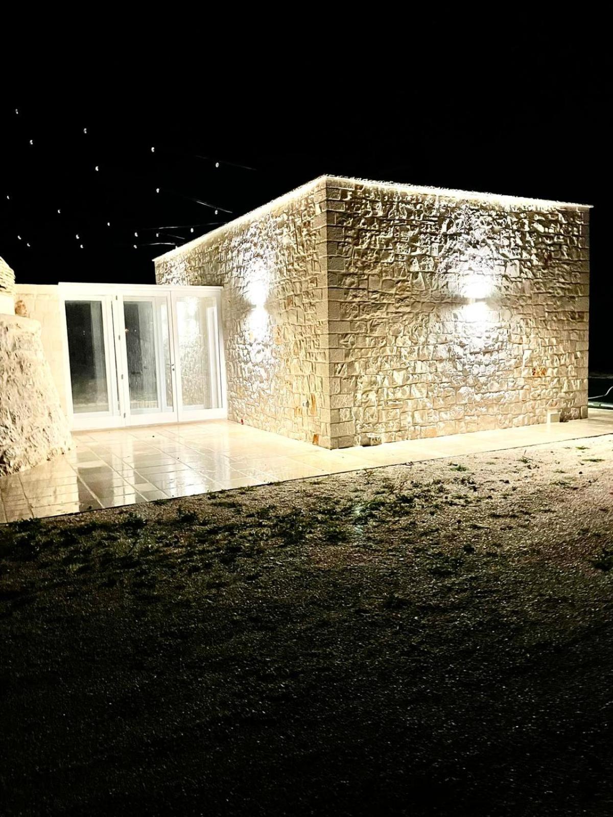 Esclusive luxury private trulli view 2