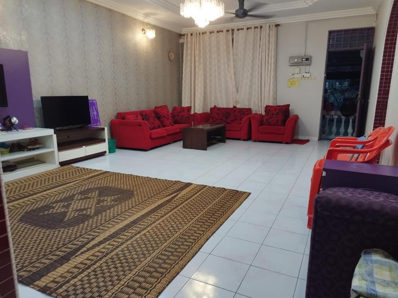 Homestay Alia photo 2