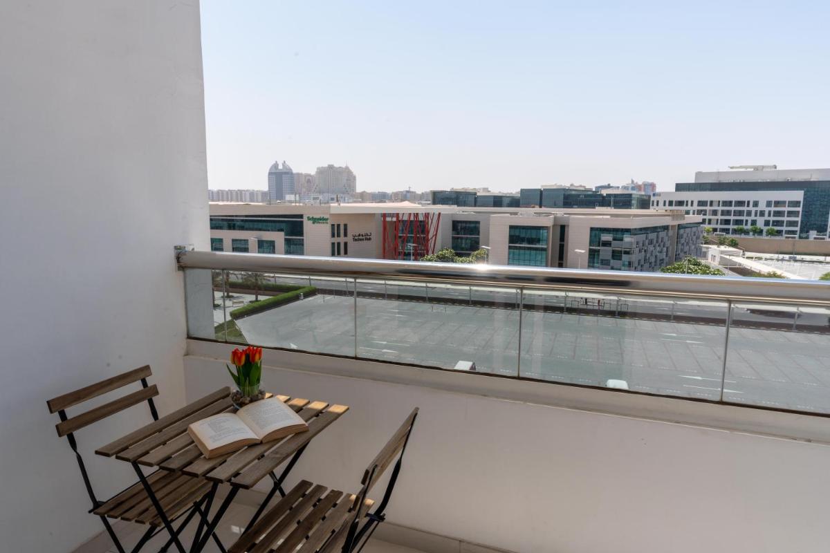 Vacay Lettings - Studio in Silicon Oasis