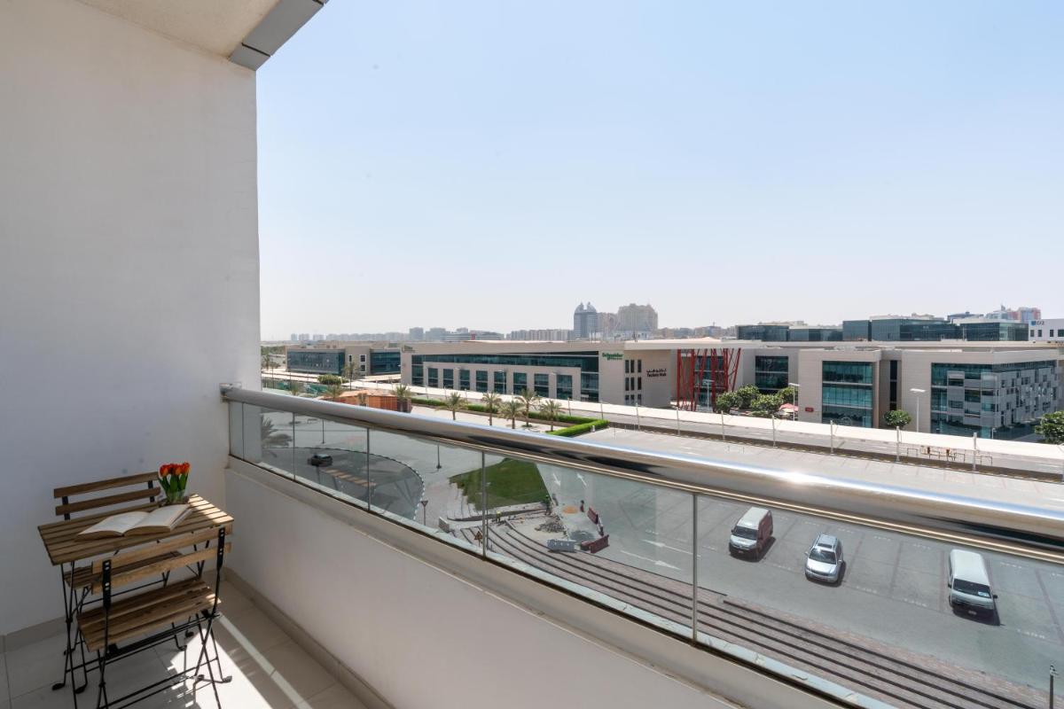 Vacay Lettings - Studio in Silicon Oasis