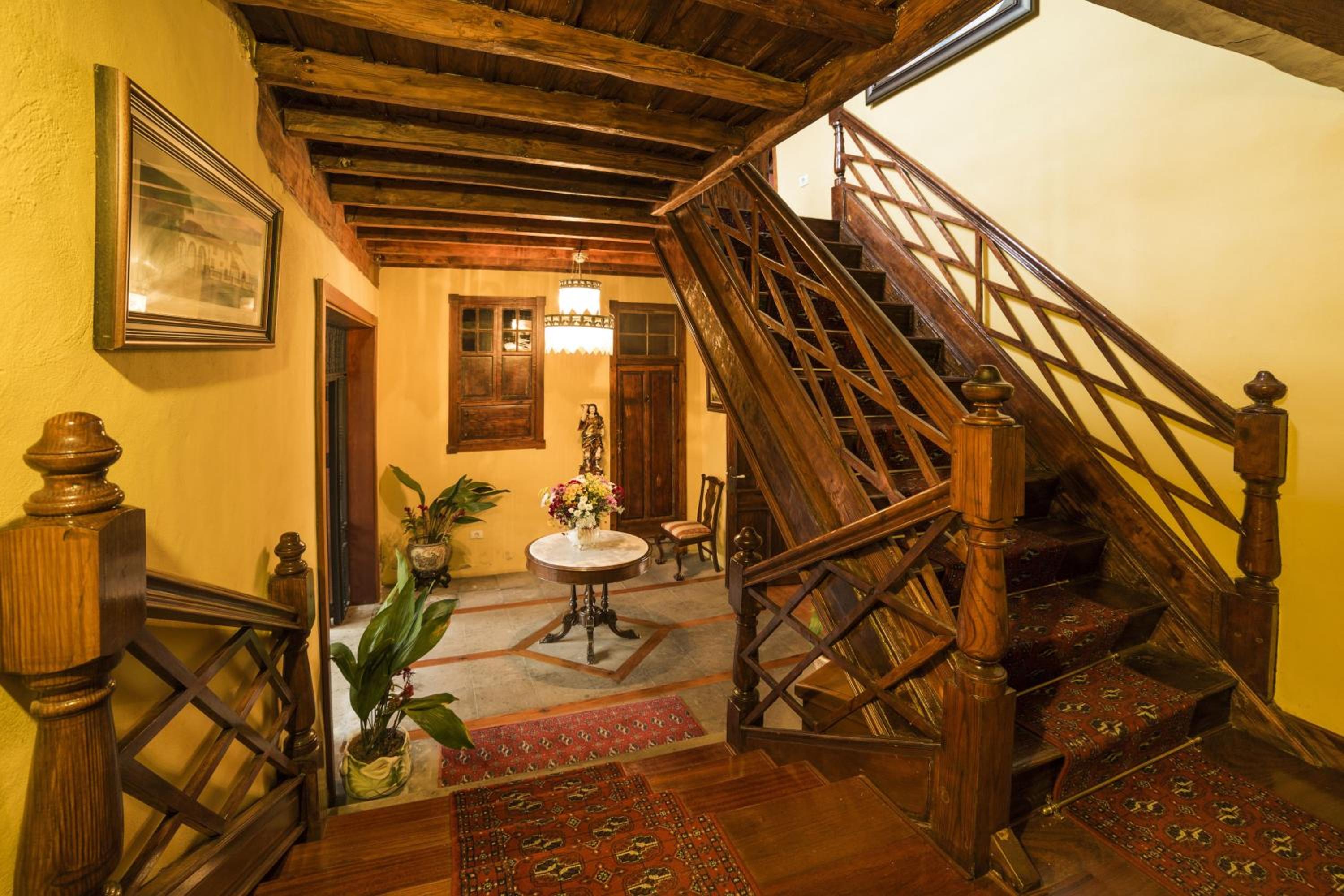 Hotel Emblemático San Marcos en Icod de los Vinos — recepcion & lobby
