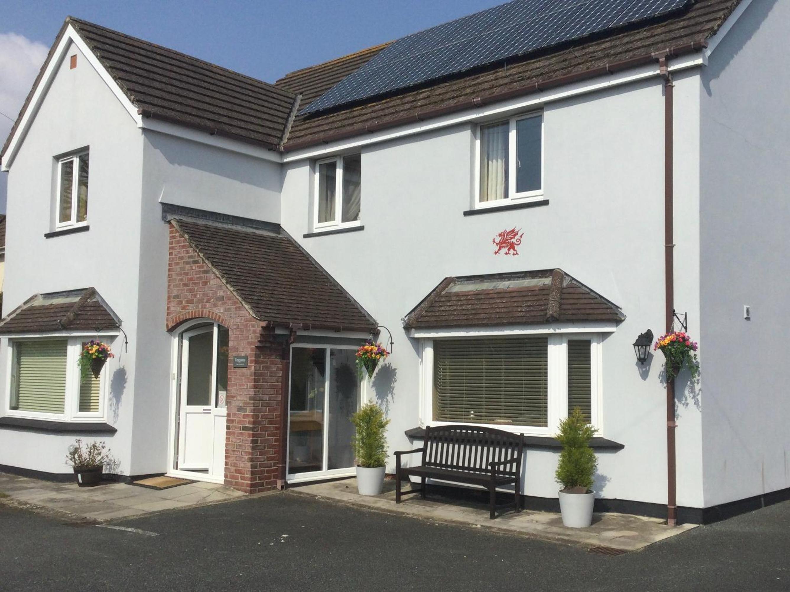Pembroke Vacations - Tregenna Licenced Bed  Breakfast - Property Image 1